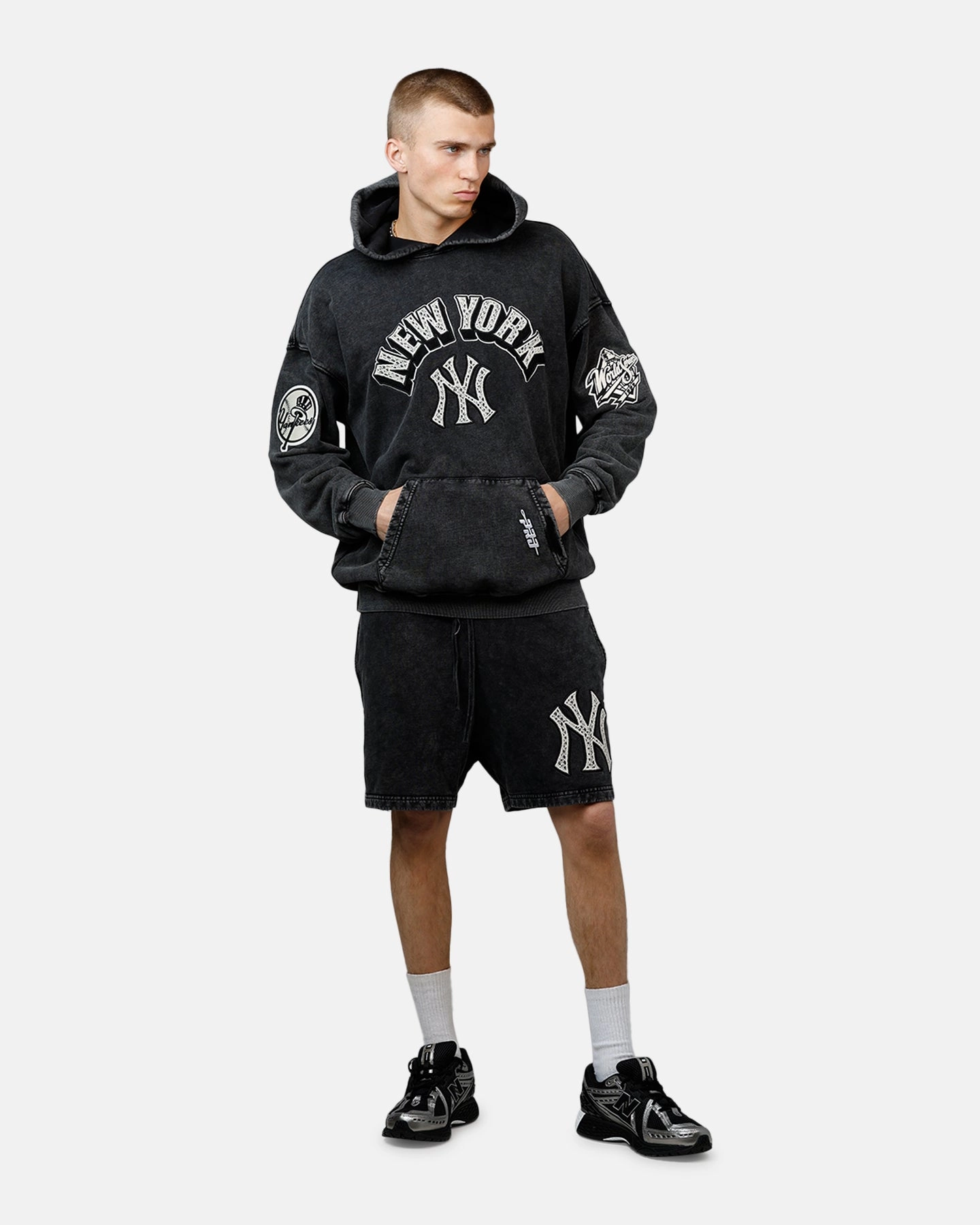 Swimwear Pro Standard New York Yankees Raffia Shorts Black Acidwash