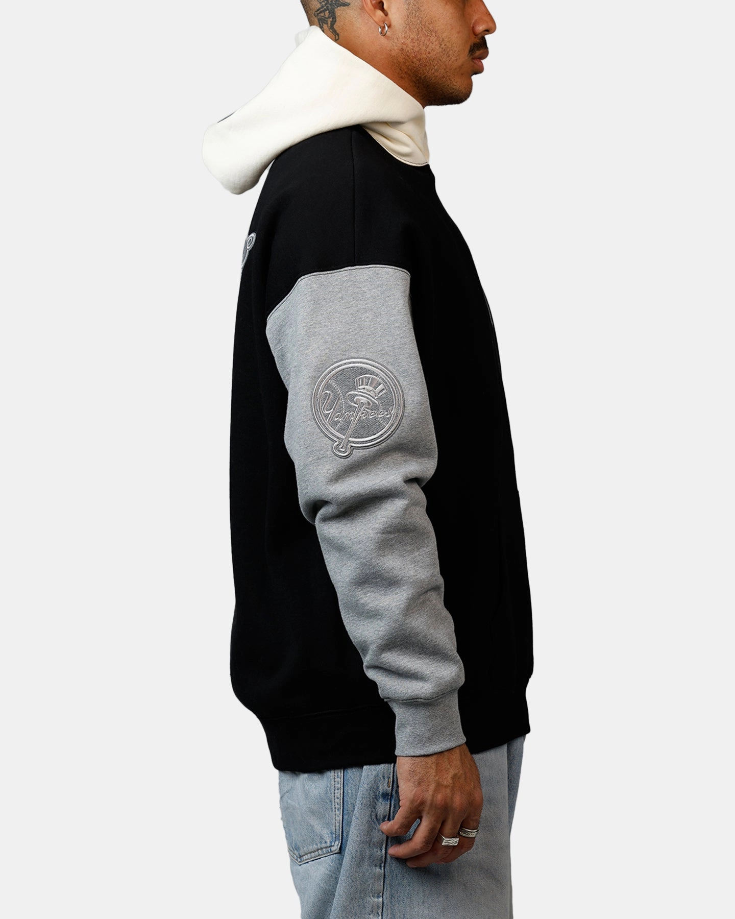 Winter Layers Subtle Pro Standard New York Yankees Reverse French Terry Hoodie Black/Grey