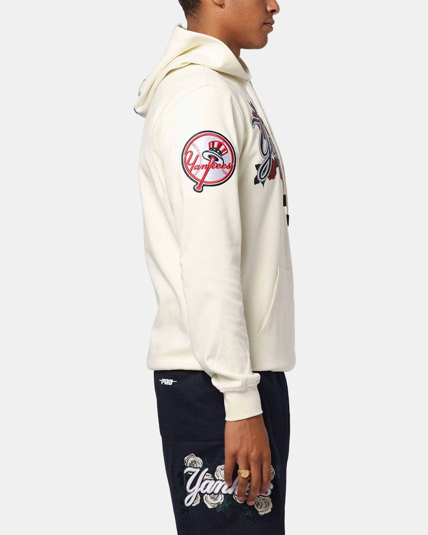 Youthful Vibe Pro Standard New York Yankees Roses Pullover Hoodie Eggshell