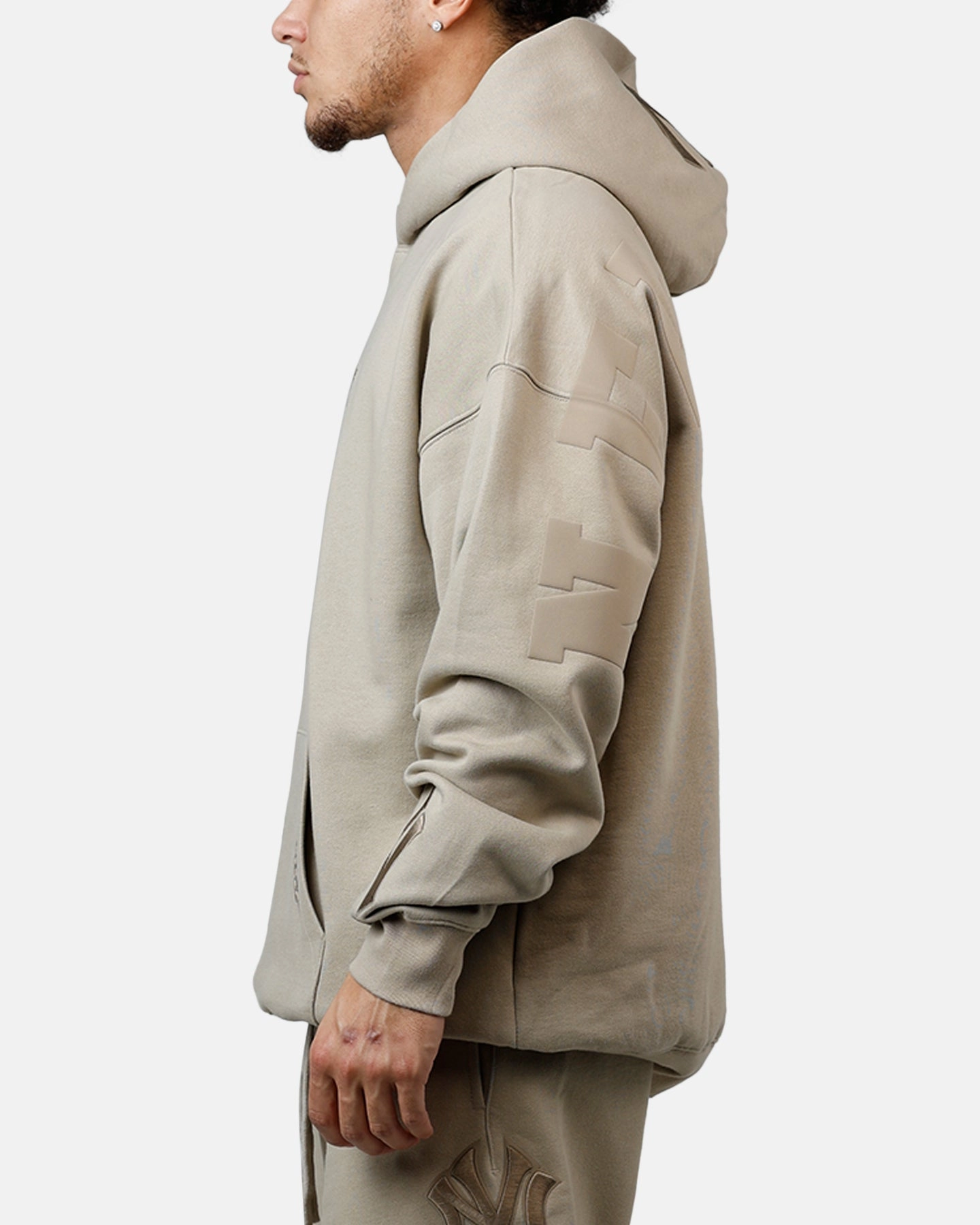 Sort Pro Standard New York Yankees Wingspan Hoodie Taupe