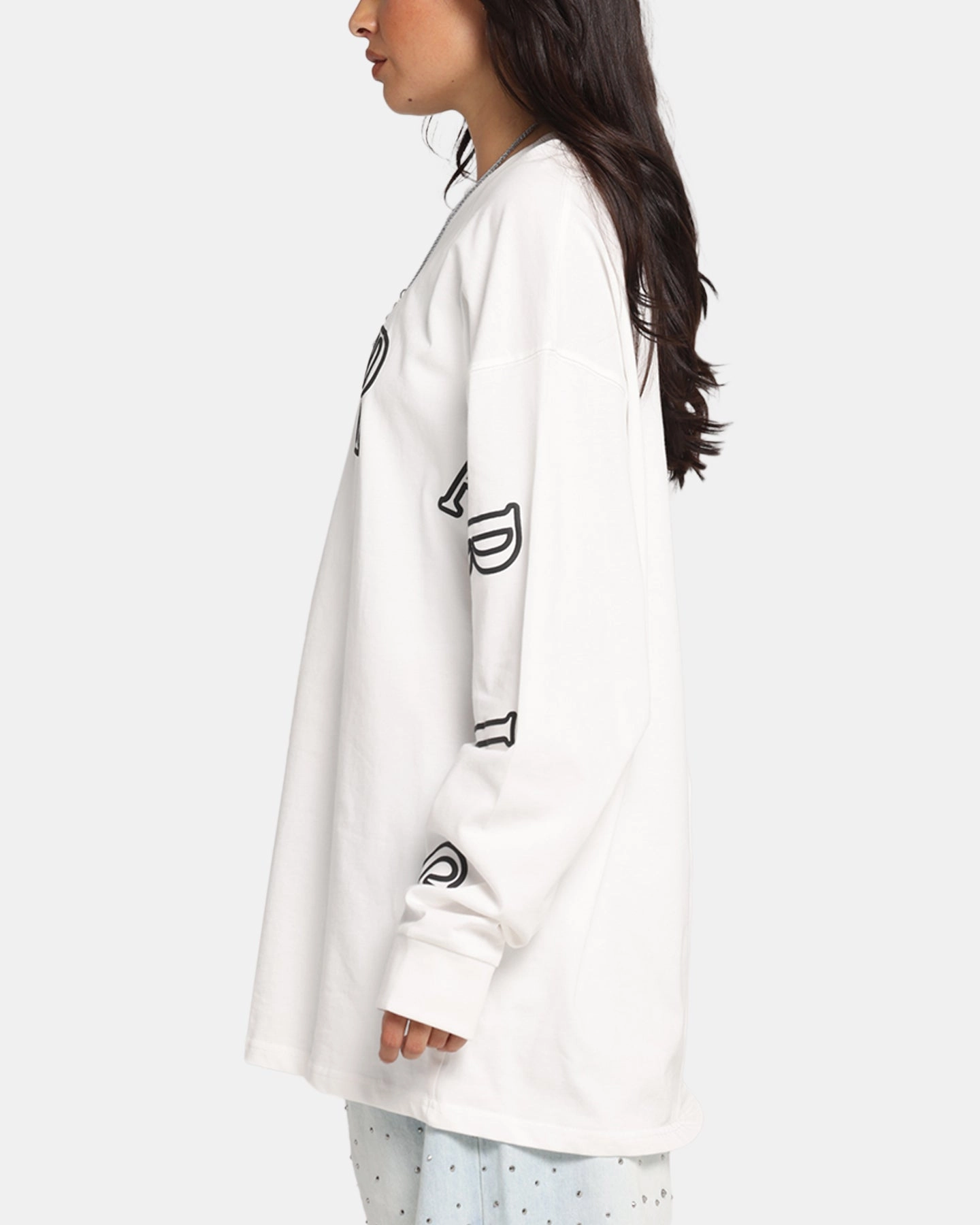 Classic Wearable Carre Global Oversized Long Sleeve T-Shirt Off White
