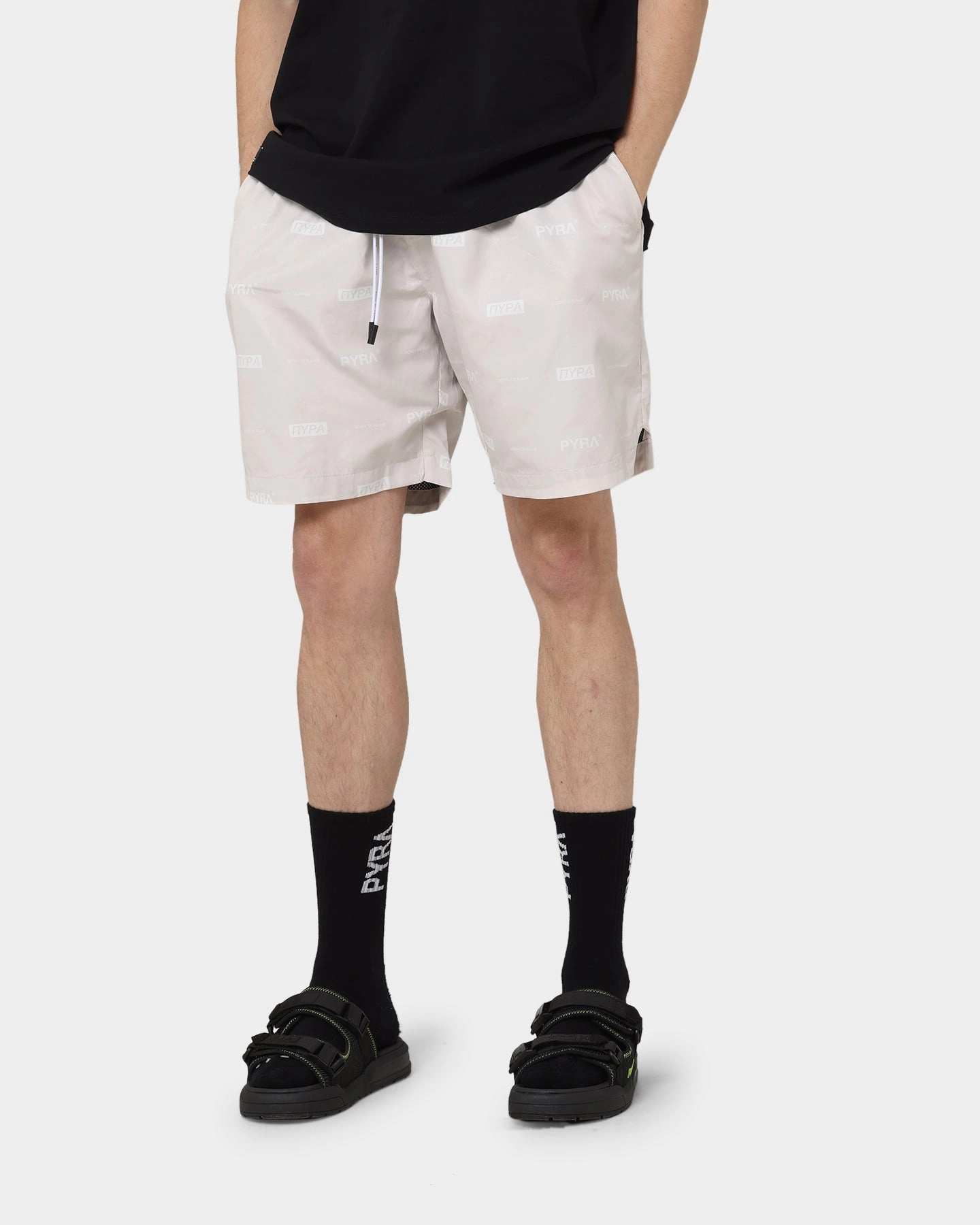 PYRA Parachute Shorts Oyster Eye-catching Design