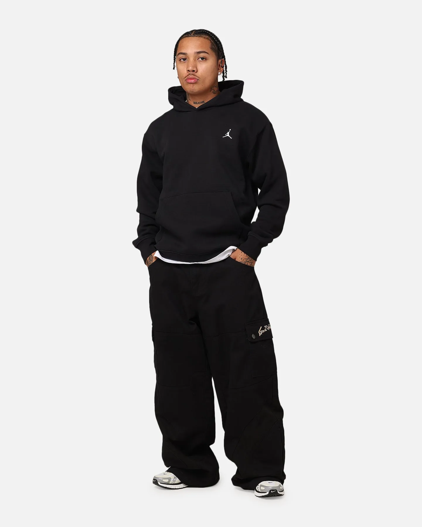 Jordan Essentials Fleece Pullover Black/Black/White Skill chest pockets