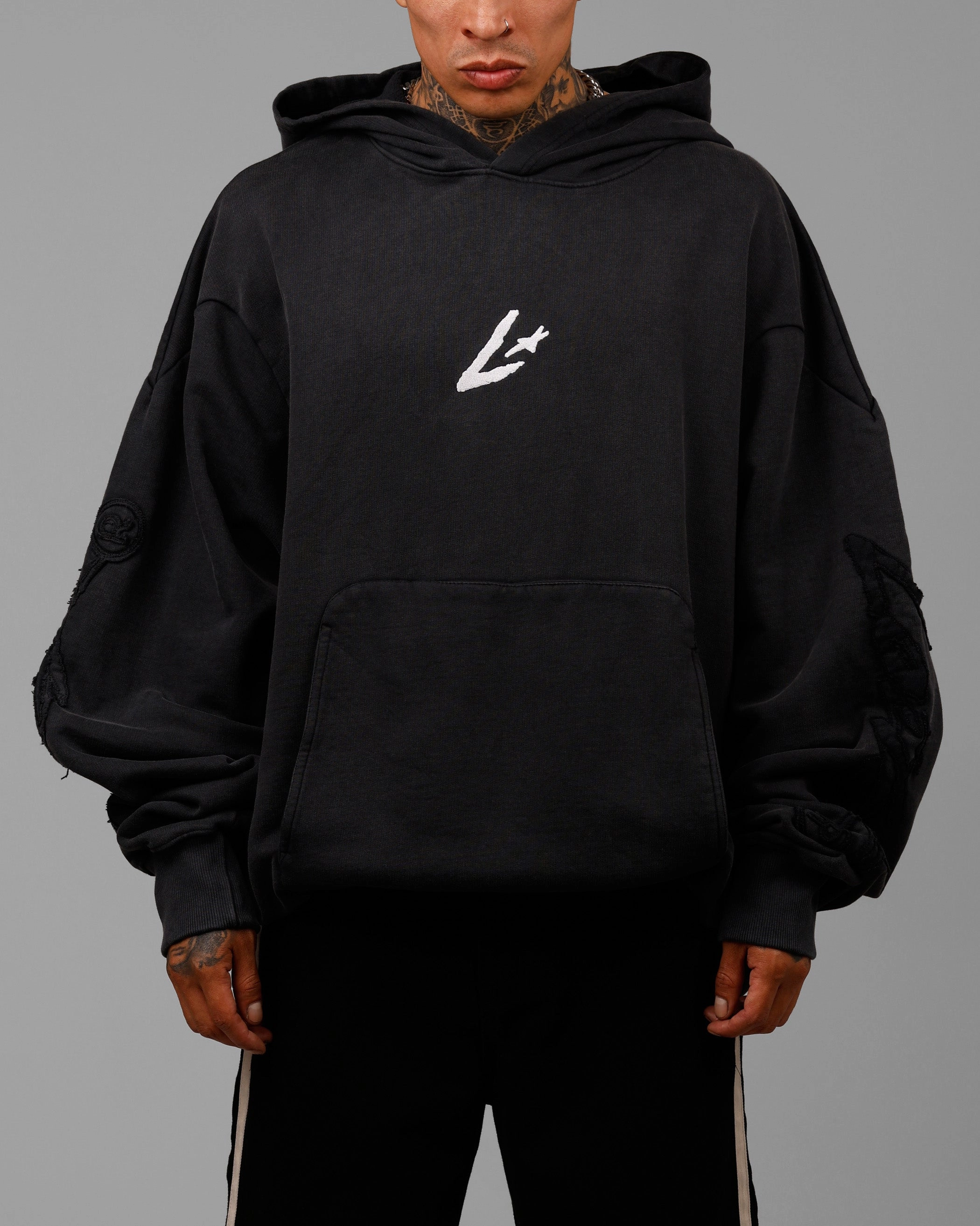 Stand Loiter Dune Hoodie Washed Black