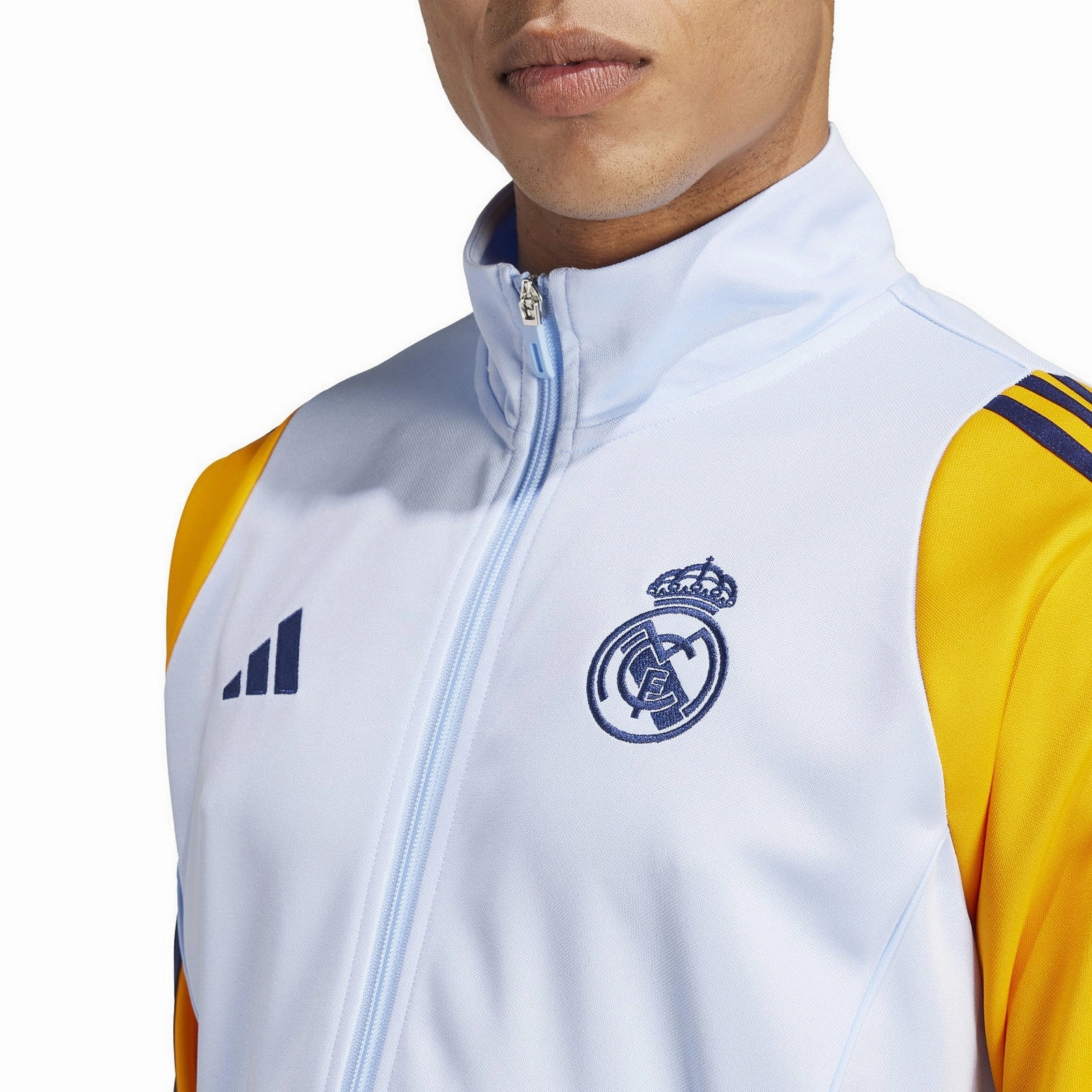 Real Madrid training bench Soccer tracksuit 2024/25 - Adidas SeamFree Edges Comfortable apparel