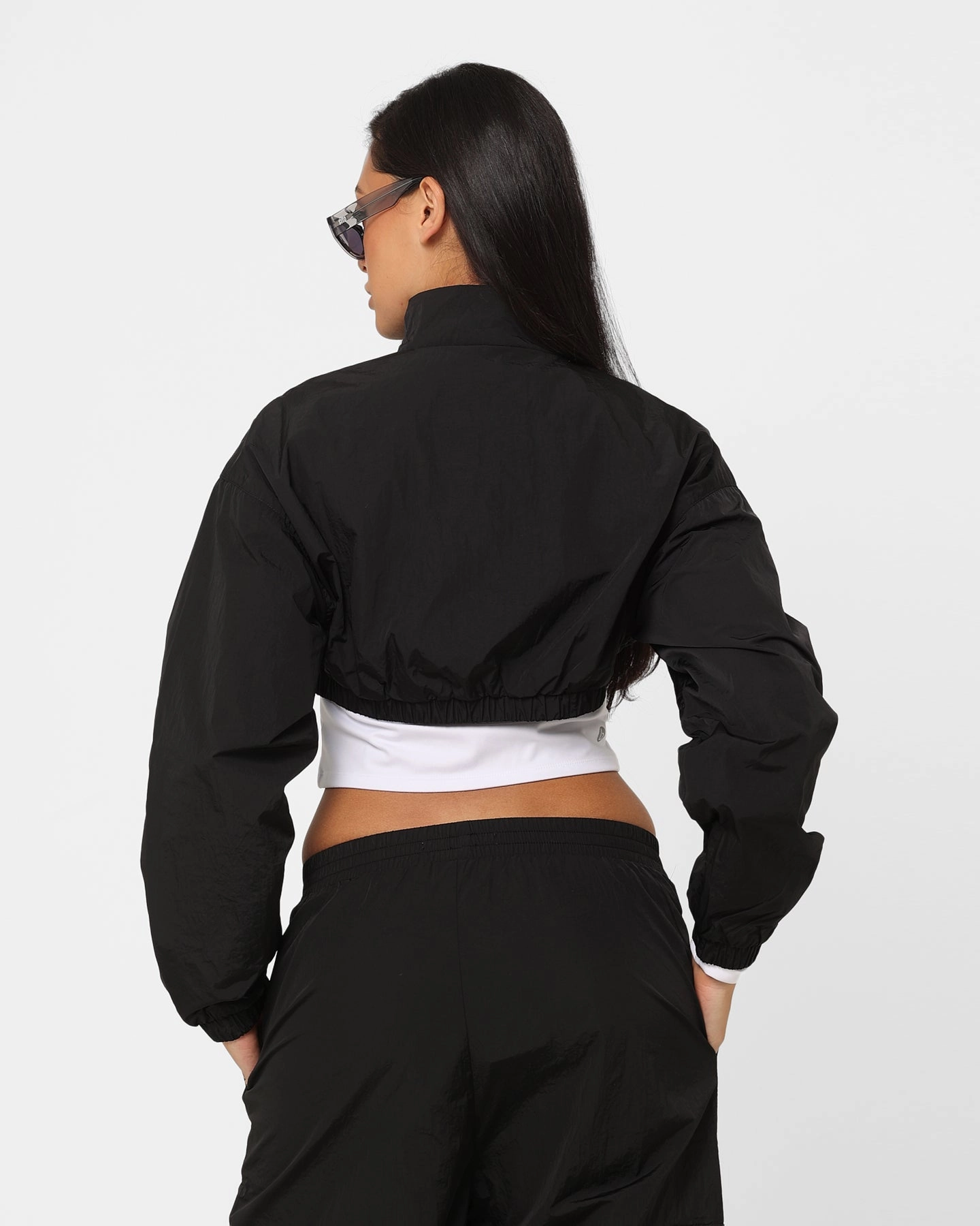 Tommy Jeans Women's Ultra Cropped Windbreaker Jacket Black Review