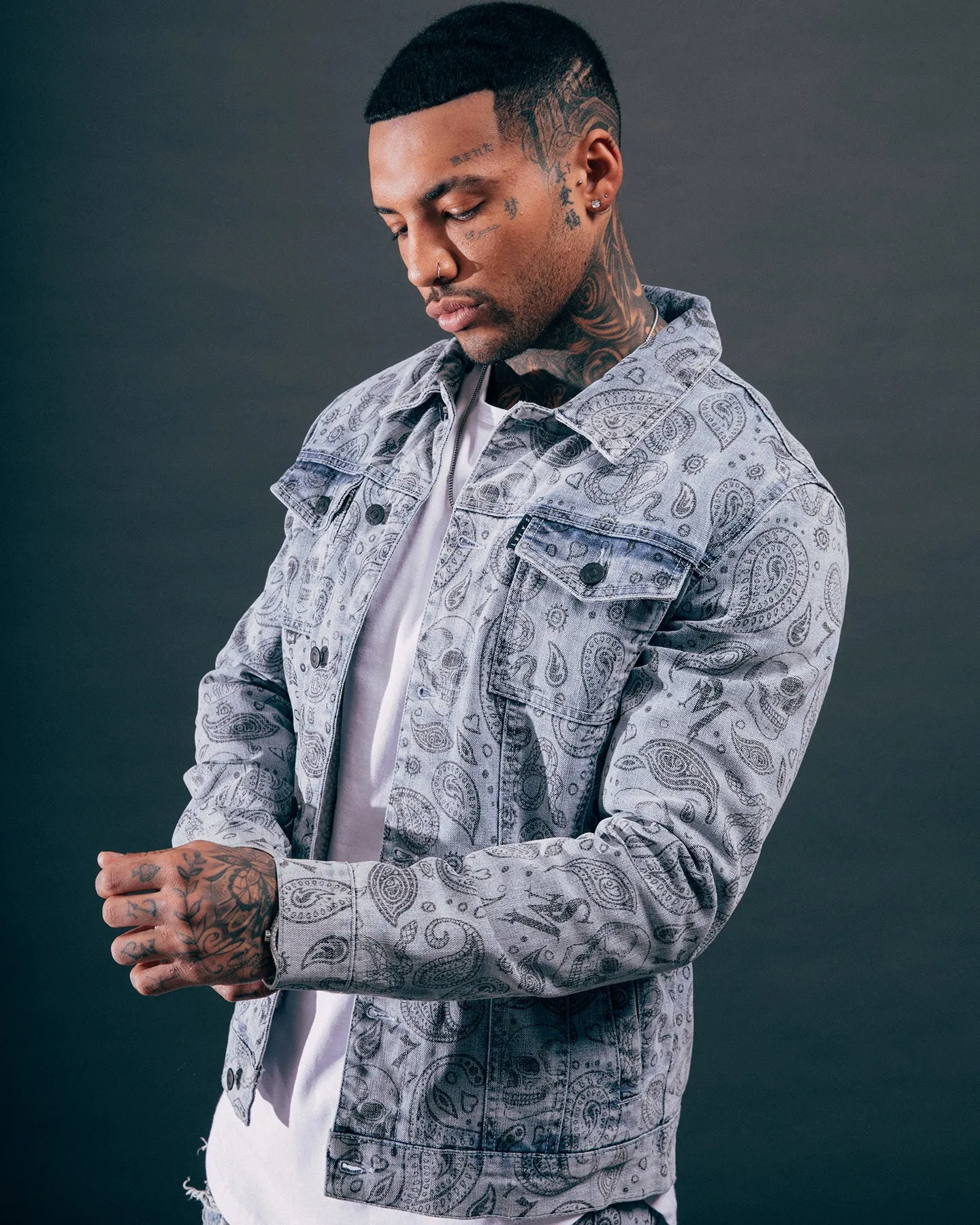 HemLock Adjustment System Surprise Saint Morta Paisley Skulls Sherpa Jacket Stone Wash Blue