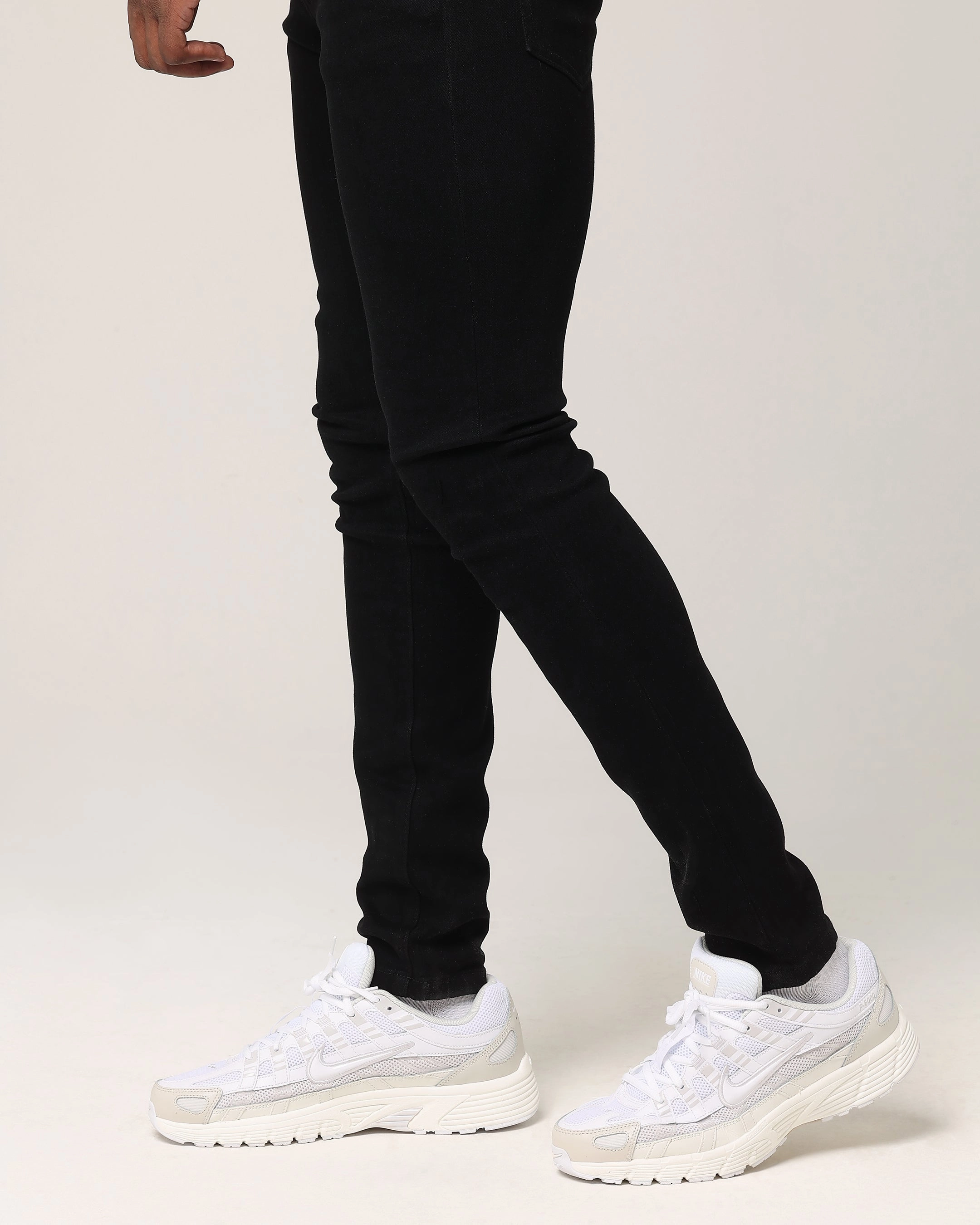 Relaxed Thigh Cut Saint Morta Dynasty Jean Black