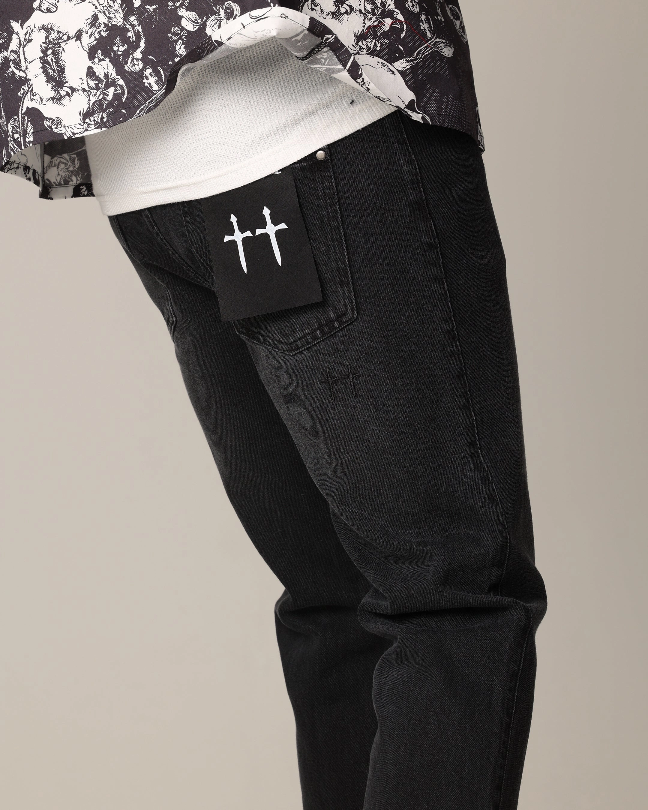 Saint Morta Fimi Jeans Black Shadow Nature Lover Outdoor Adventure Autumn Days