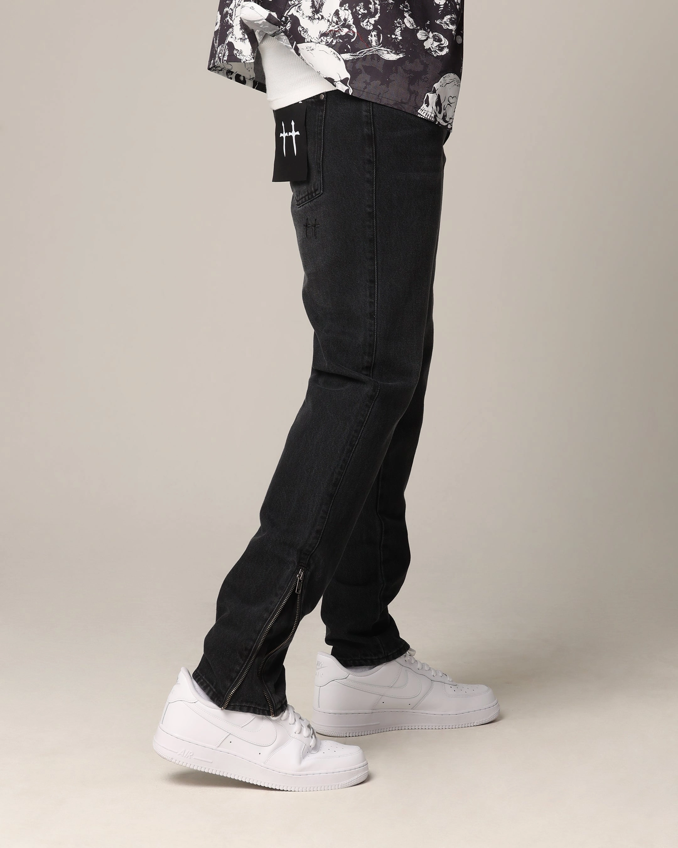 Relaxed Look Versatile Outfit Saint Morta Fimi Jeans Black Shadow