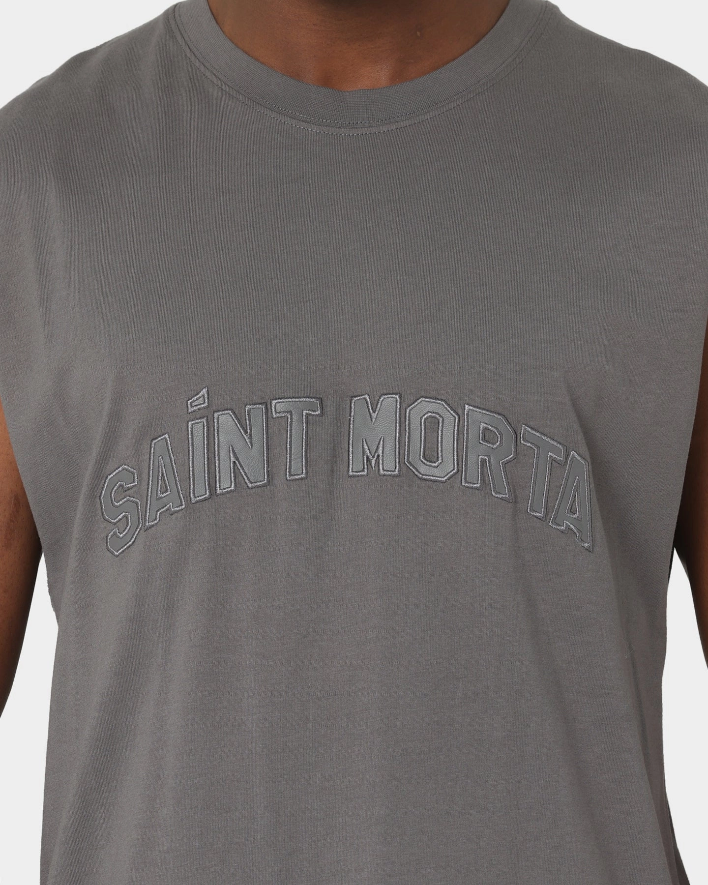 Movie Night Fun and Relaxed Saint Morta Kingdom Retro Muscle T-Shirt Off Dark Grey