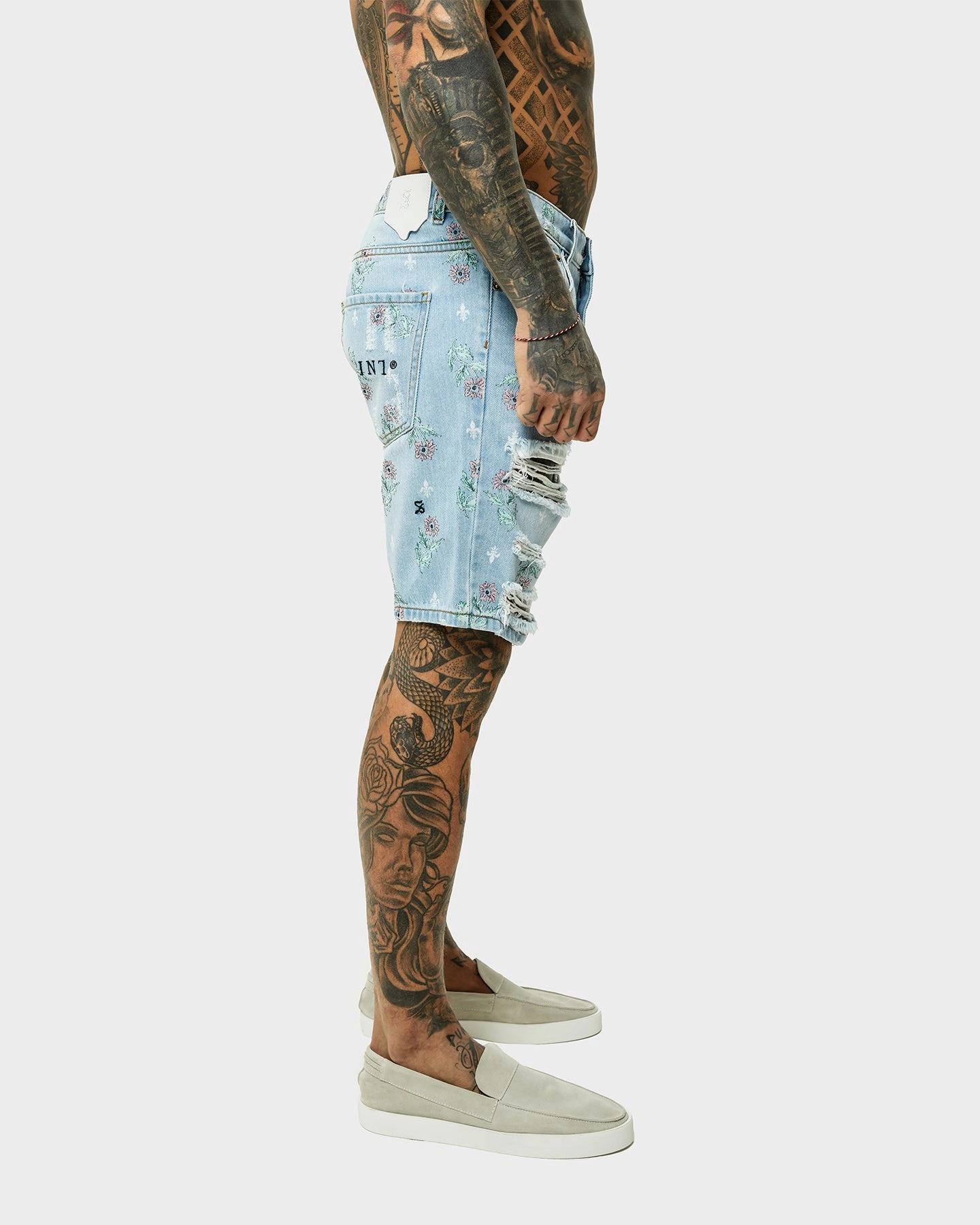 Tailored Fit Saint Morta Lover Distressed Denim Shorts Superwash Blue
