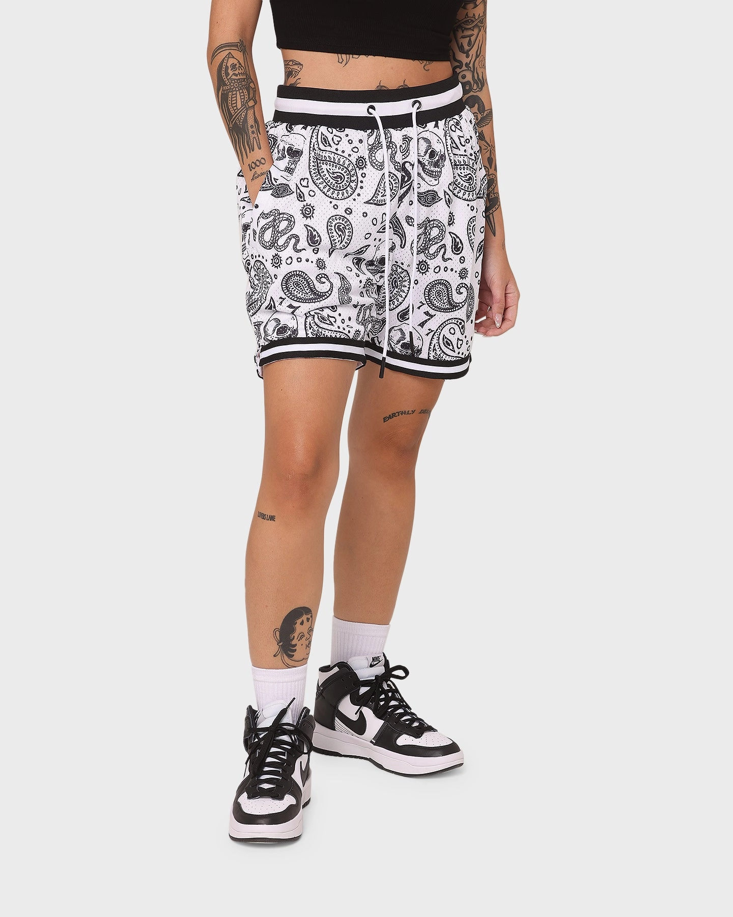 Double Layered Panels Saint Morta Paisley Olympus Ball Shorts White/Black