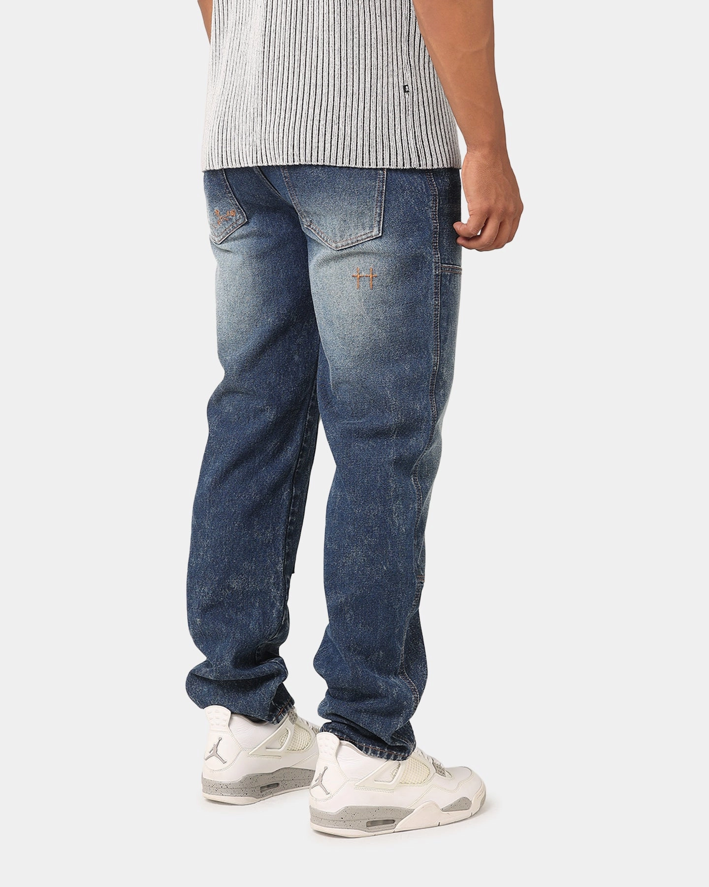 Festival Outfit Comfy Artist Vibe Modern Minimalist Urban Explorer Saint Morta Pyskhe Rodeo Jeans Dark Indigo