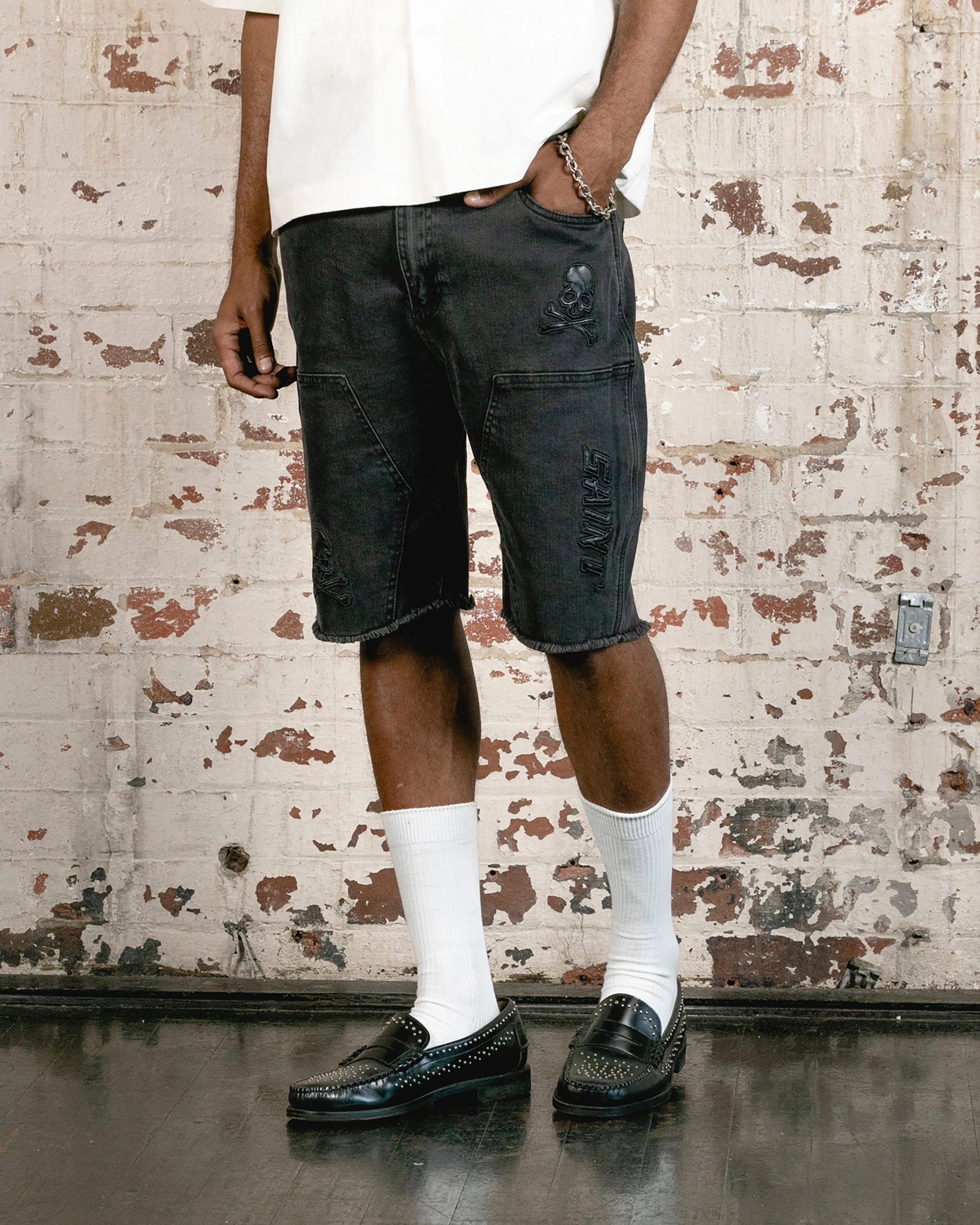 Minimalist Look Stain Release Finish Saint Morta Skull And Bones Denim Shorts Vintage Black