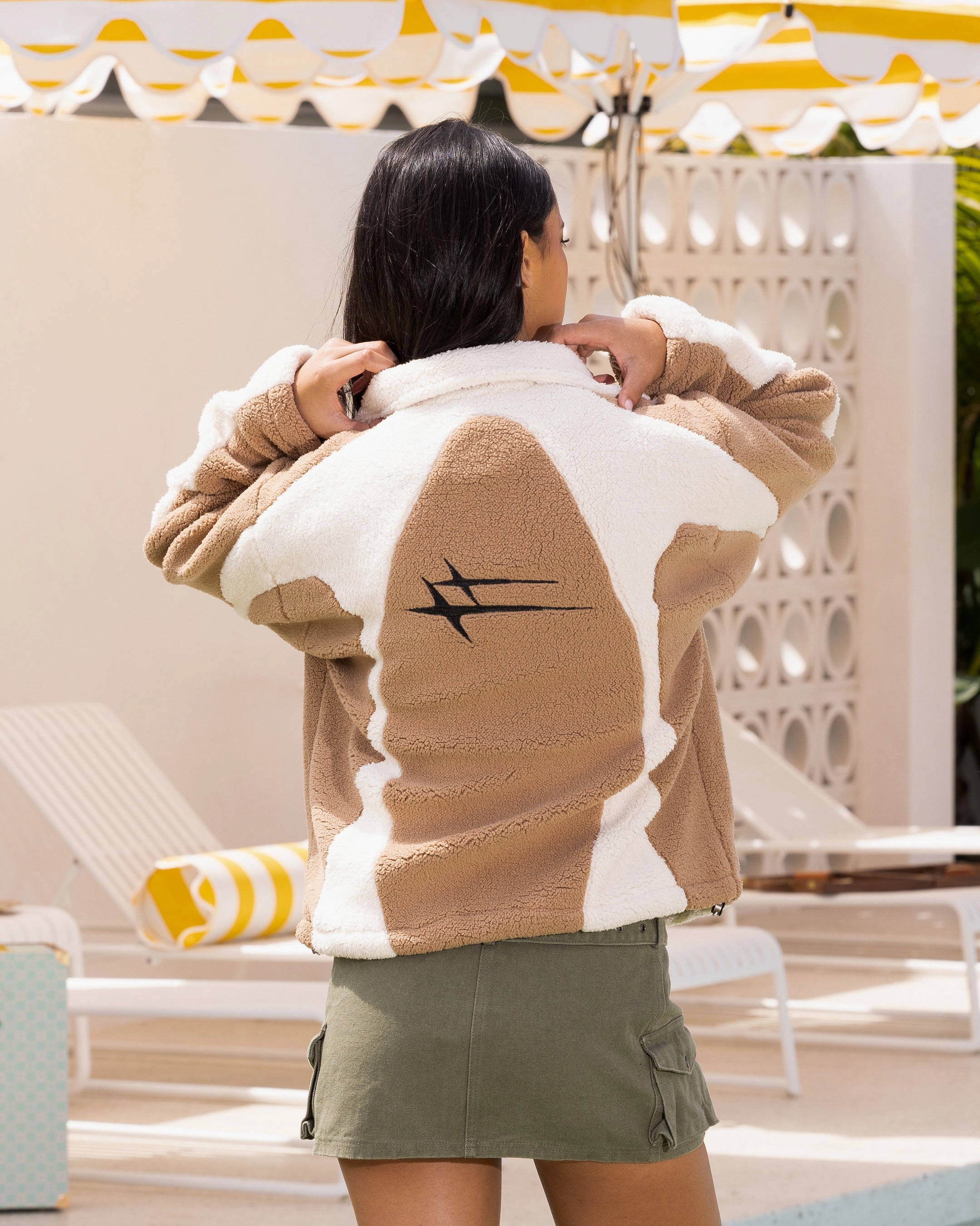 Zippered Pockets Loiter Spire Fleece Jacket Dark Tan/Ecru