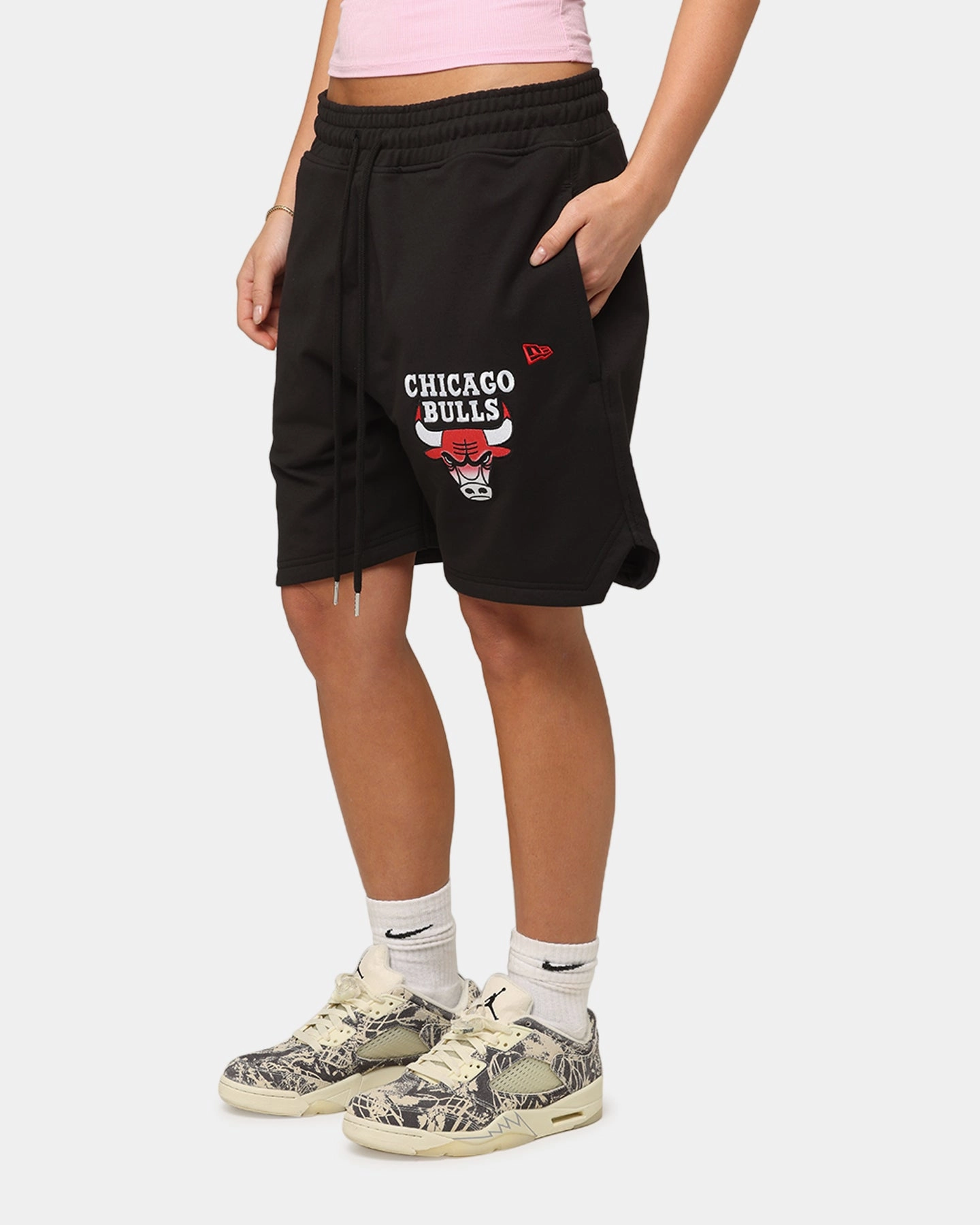 New Era Chicago Bulls Higher Fade Shorts Black Minimal Fit CompactPackable