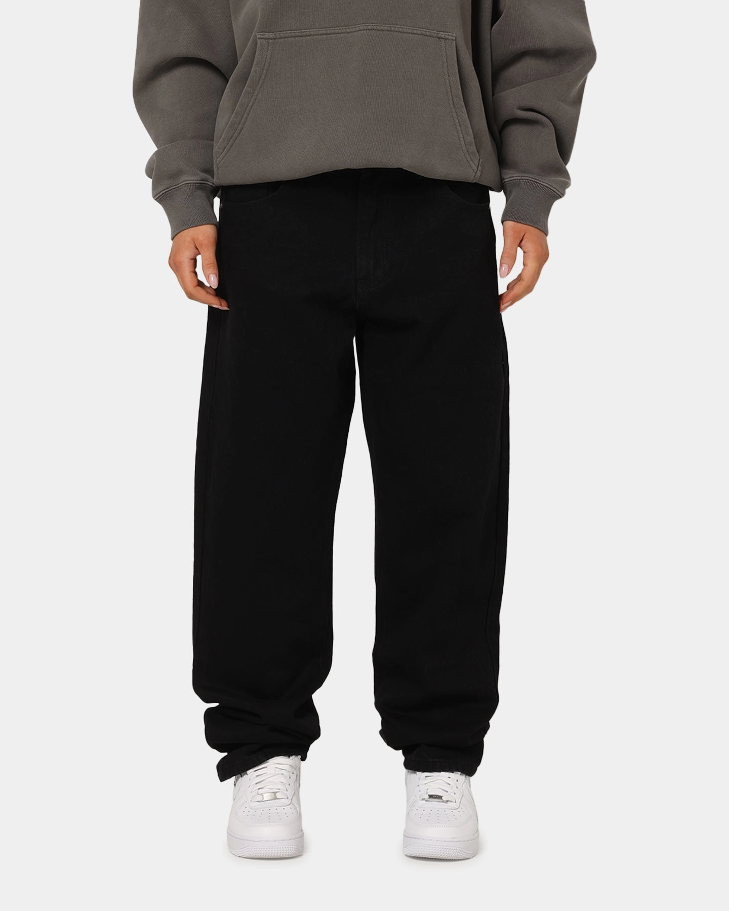 Spring Mood Party Look Classic Elegant Travel Outfit Minimalist Style Saint Morta Psykhe Jeans Black Stonewash