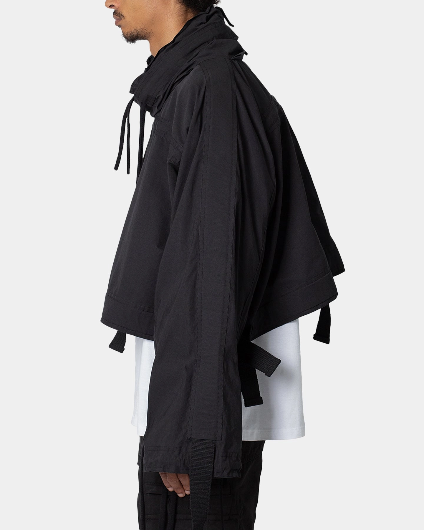 MNML Cropped Strappy Jacket Black Breathable Lining