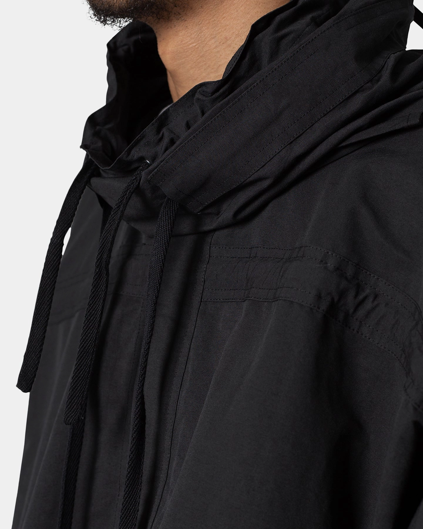 Trail Use MNML Cropped Strappy Jacket Black