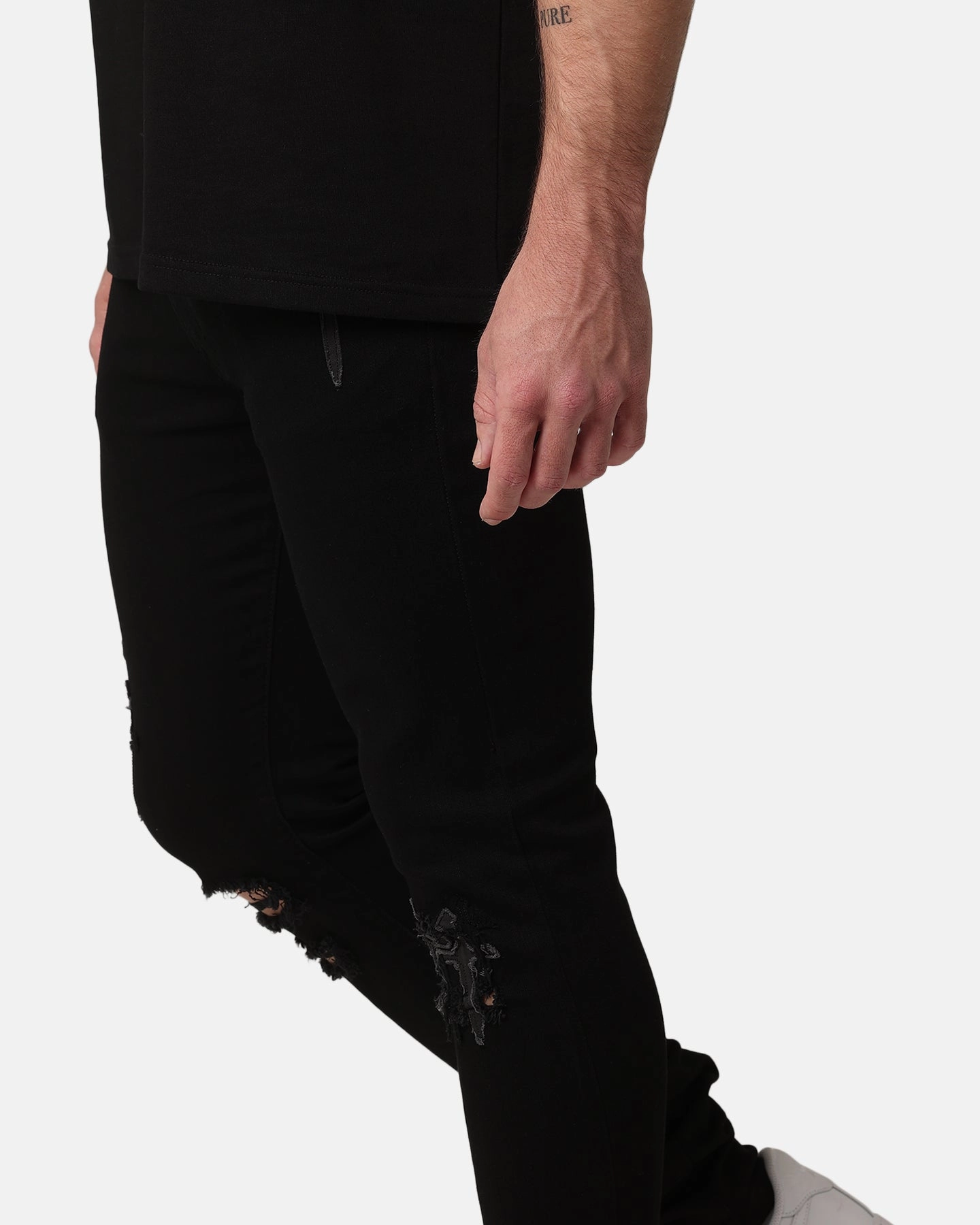 Date Night Sustainable Clean Fit Saint Morta Crossfire Jeans Black