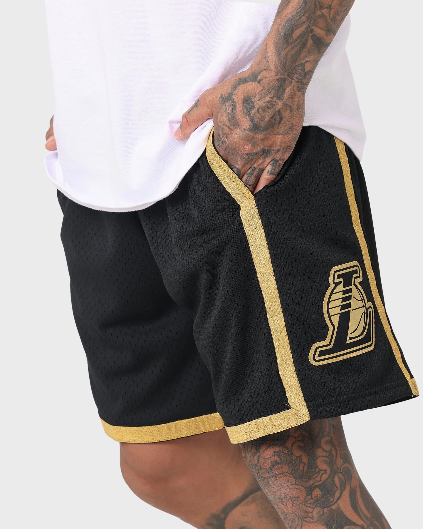 Mitchell & Ness Los Angeles Lakers 'Black Gold' Swing Shorts Black/Gold stripe design Water Resistant Finish