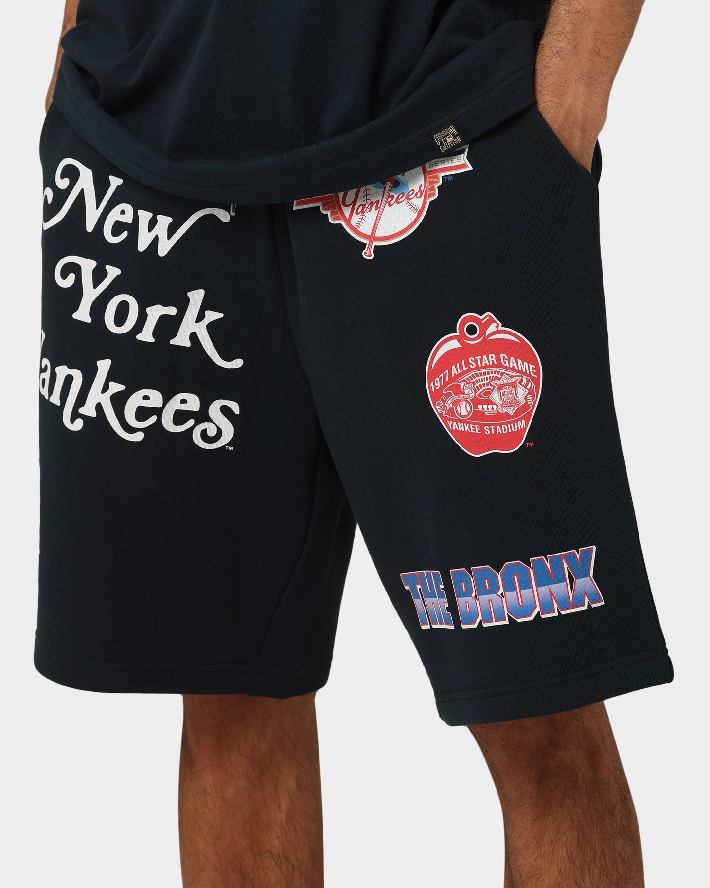 Foldable style poolside gear Majestic Athletic New York Yankees Puff Print Patch Fleece Shorts True Navy