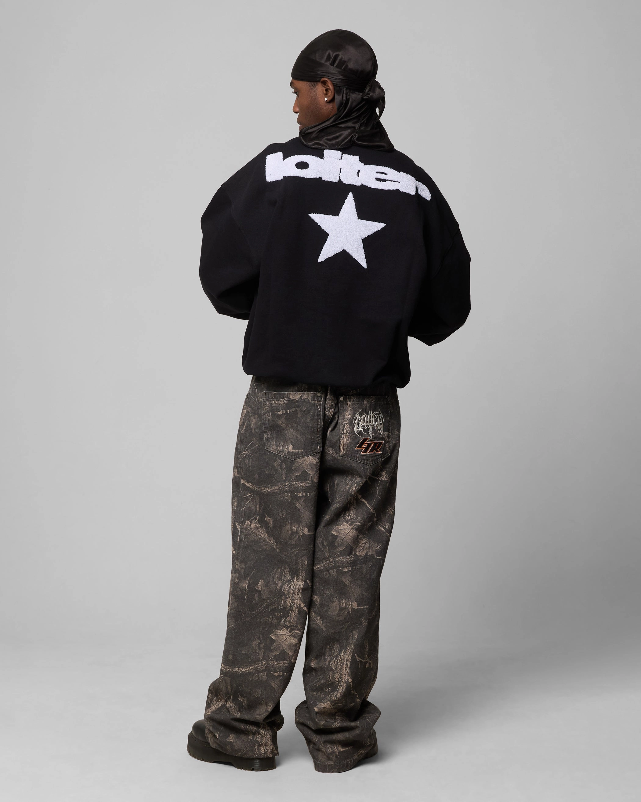 Soft Wear Casual Knit Layer Loiter Premium Essentials Crewneck Black