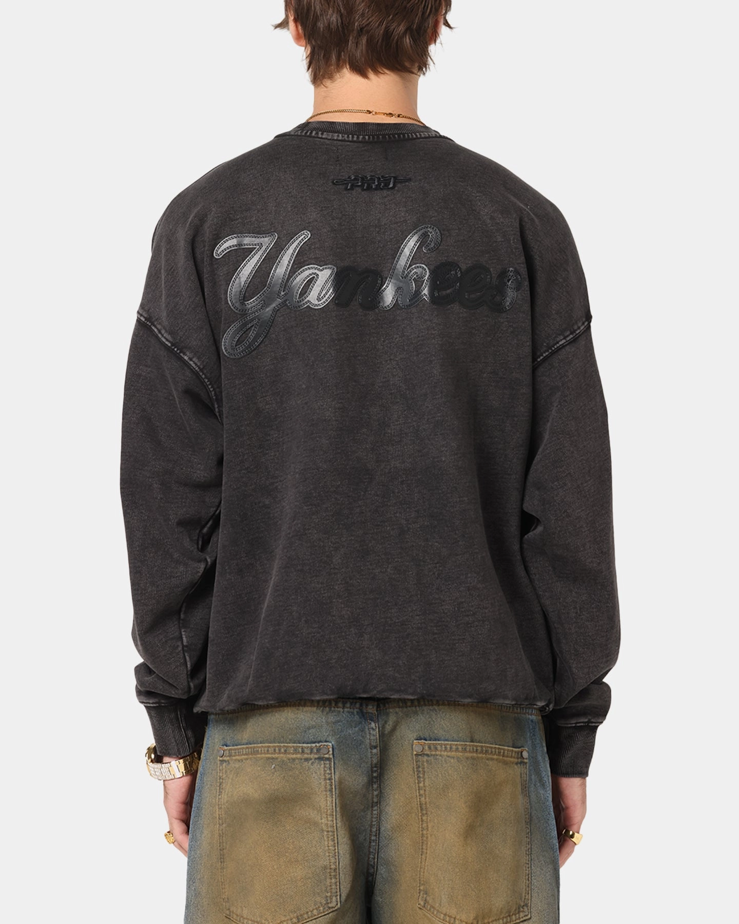 Pro Standard New York Yankees 'Wash Vanguard' Fleece Crewneck Washed Black Oversized Silhouette
