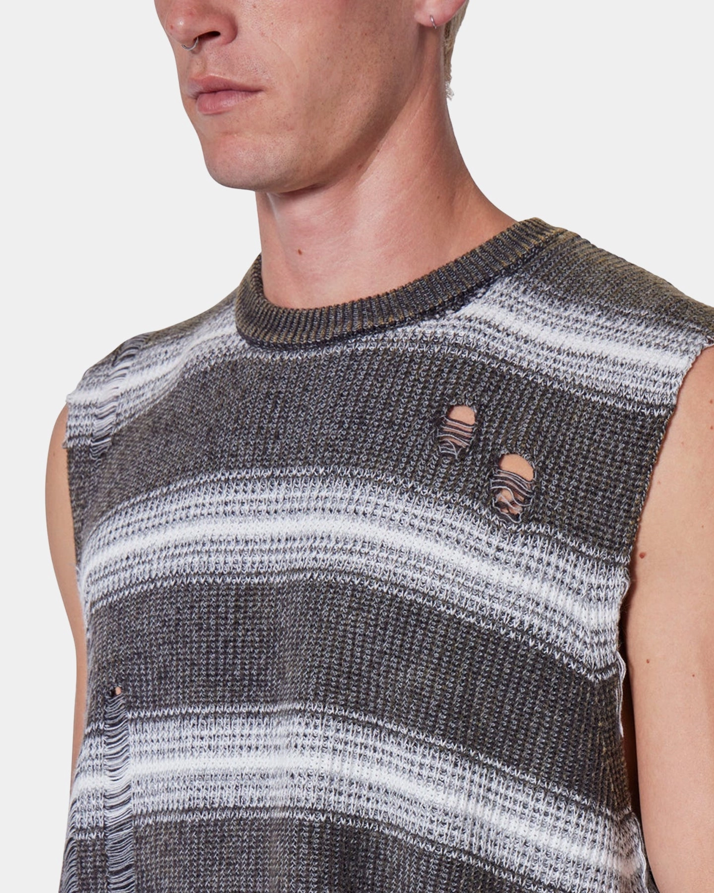 MNML Destroyed Pullover Shirt Black/White Stretchable Armholes