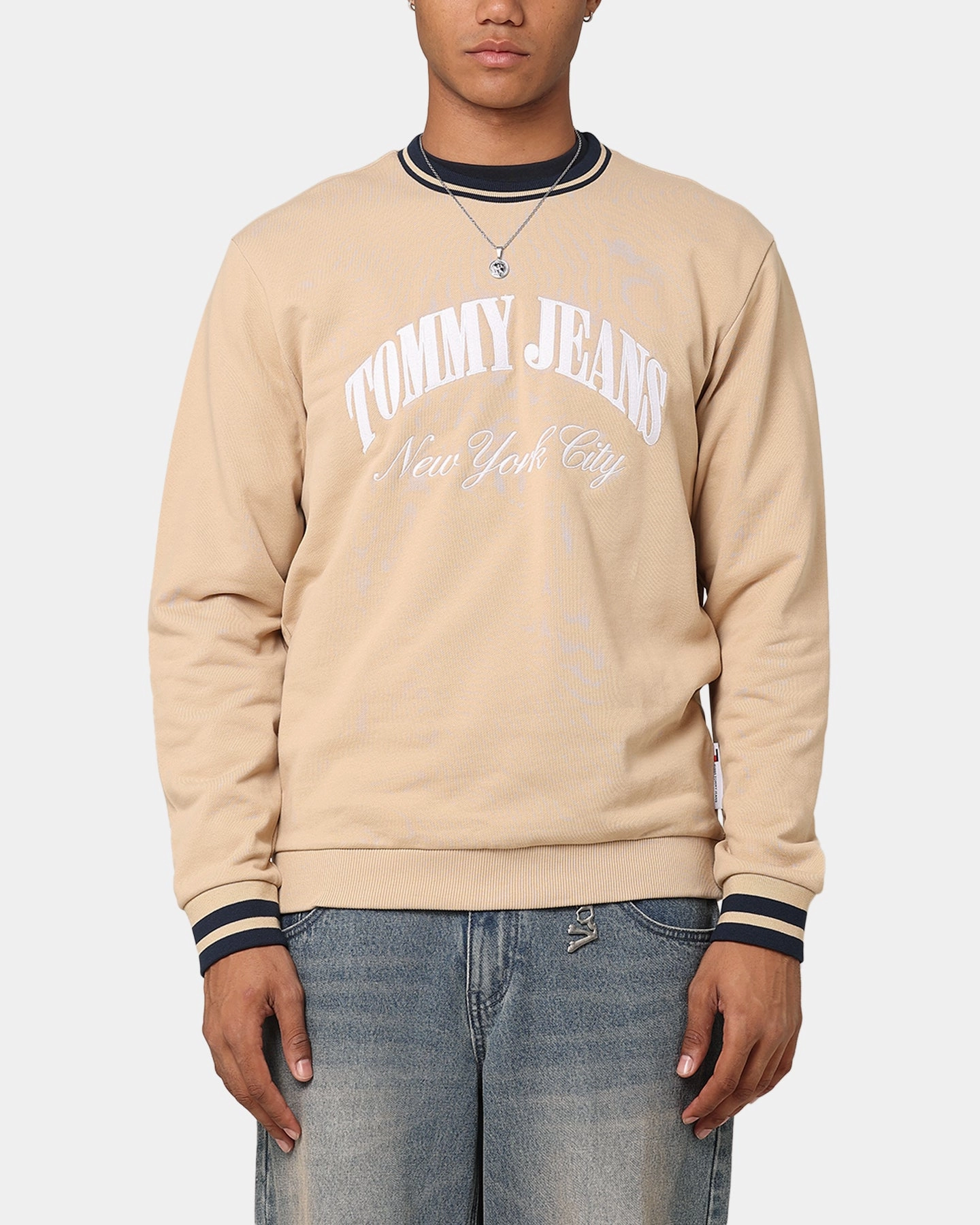 Trendy Winter Layered Chic Tommy Jeans TJM Reg Tipping Varsity Crewneck Tawny Sand