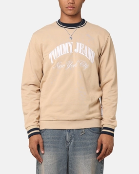 Trendy Winter Layered Chic Tommy Jeans TJM Reg Tipping Varsity Crewneck Tawny Sand
