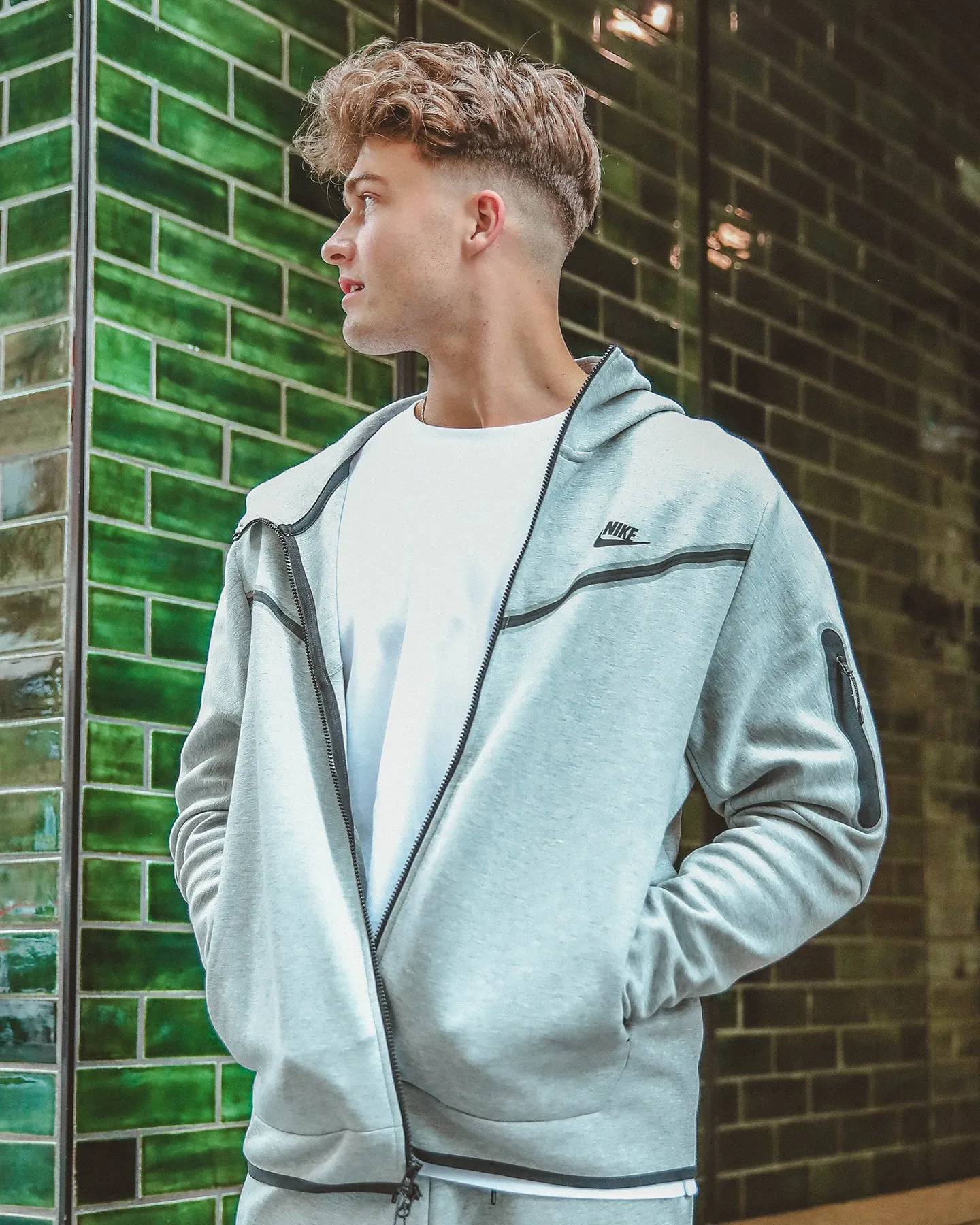 Modern Outdoor Gear Striped Nike Nike Sportswear Tech Fleece Full Zip Hoodie Grey Heather/Black