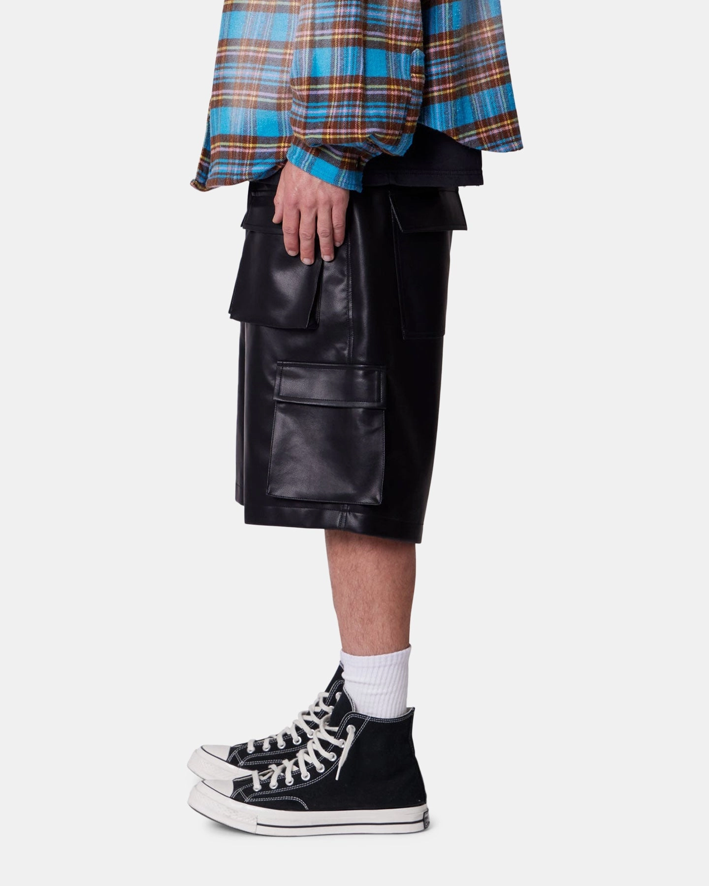 MNML Baggy Vegan Leather Cargo Shorts Black fade - resistant Summer Vibes