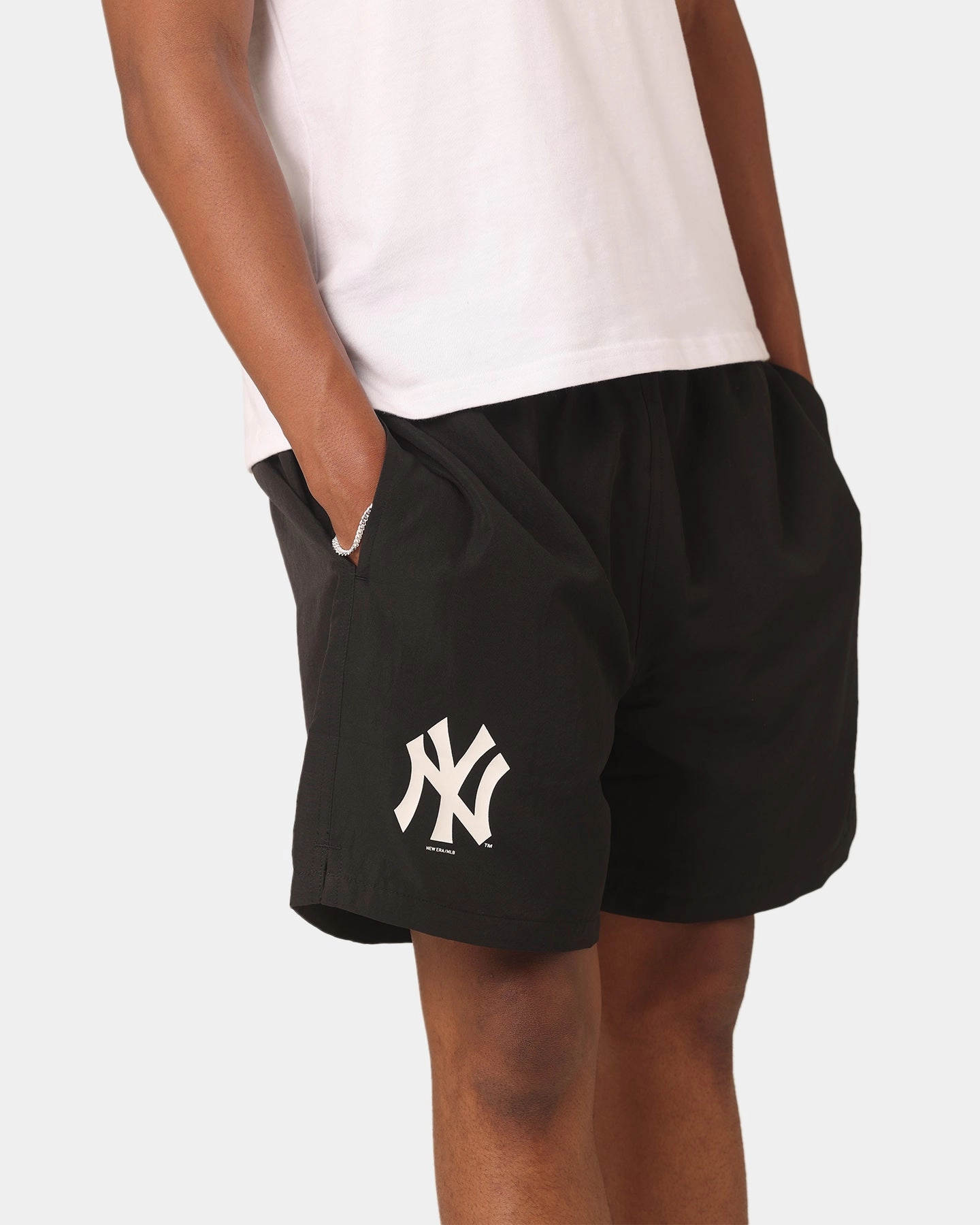 Gentle On Skin Ultra Lightweight Build New Era New York Yankees Woven Shorts Black