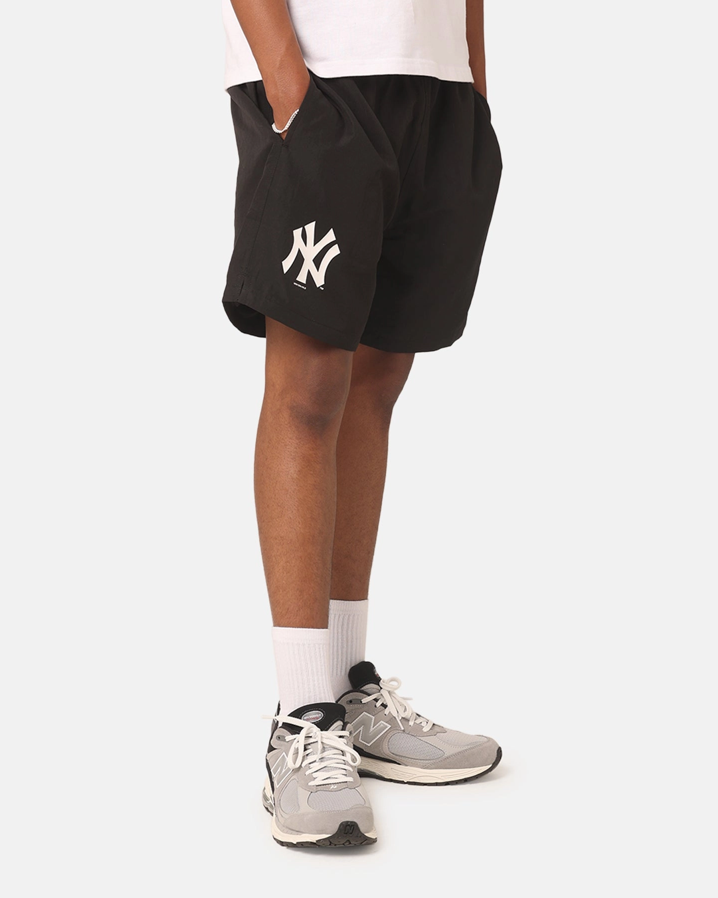 Run Ready Gothic style New Era New York Yankees Woven Shorts Black