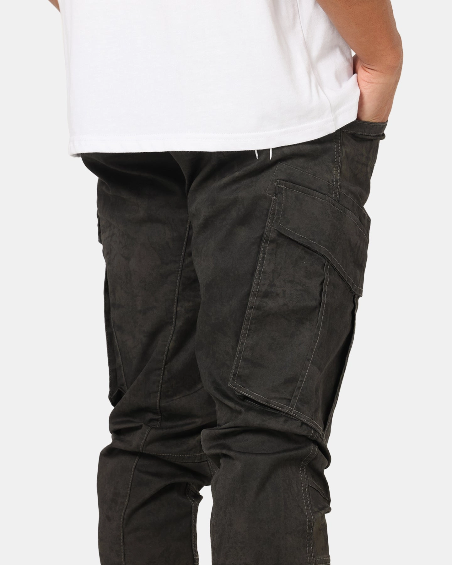 Form Fitting Chilly Day Comfort Saint Morta Distressed Cargo Pants Black