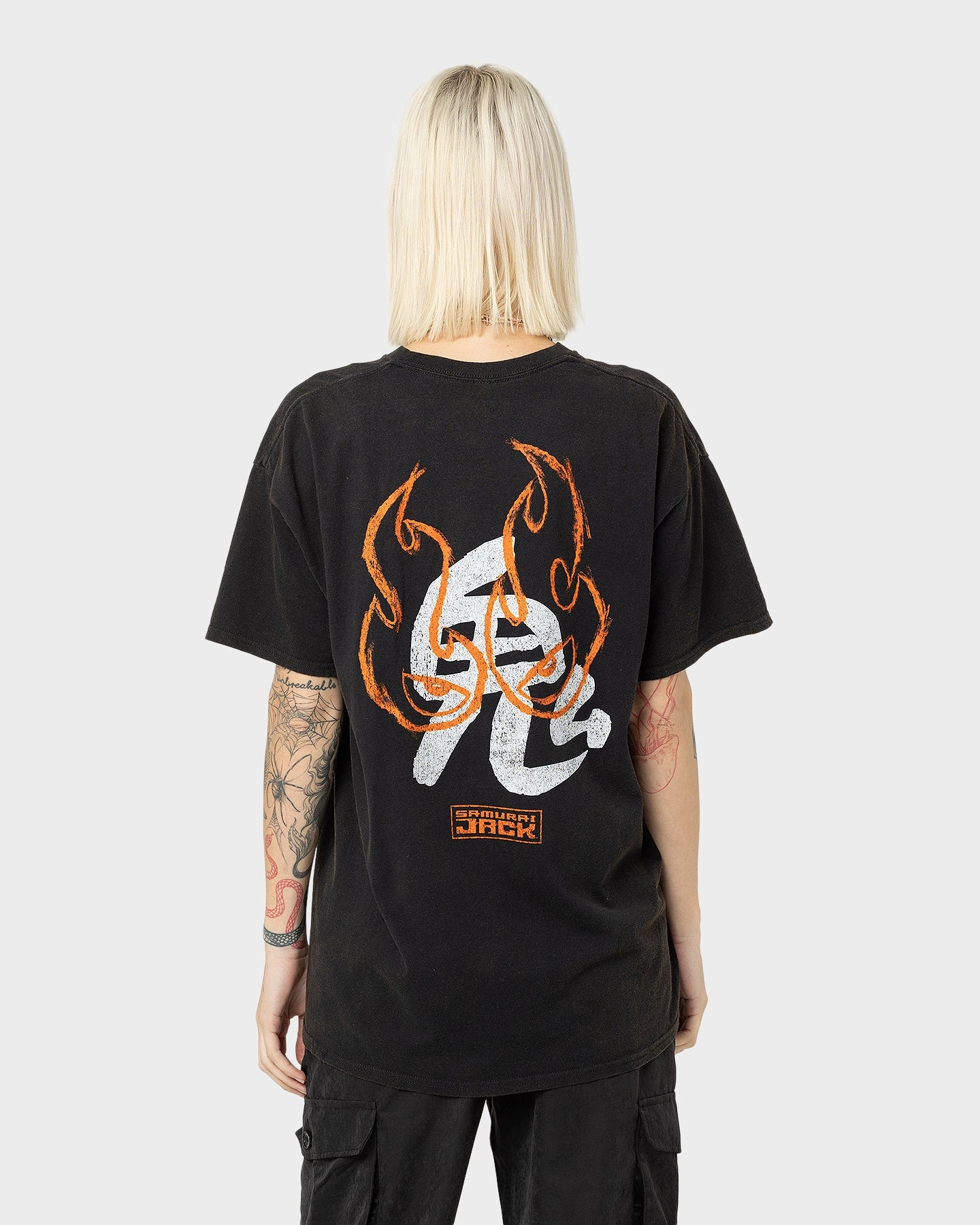 American Thrift X Samurai Jack Aku T-Shirt Black Wash Modern Trend Look Yoga flexibility