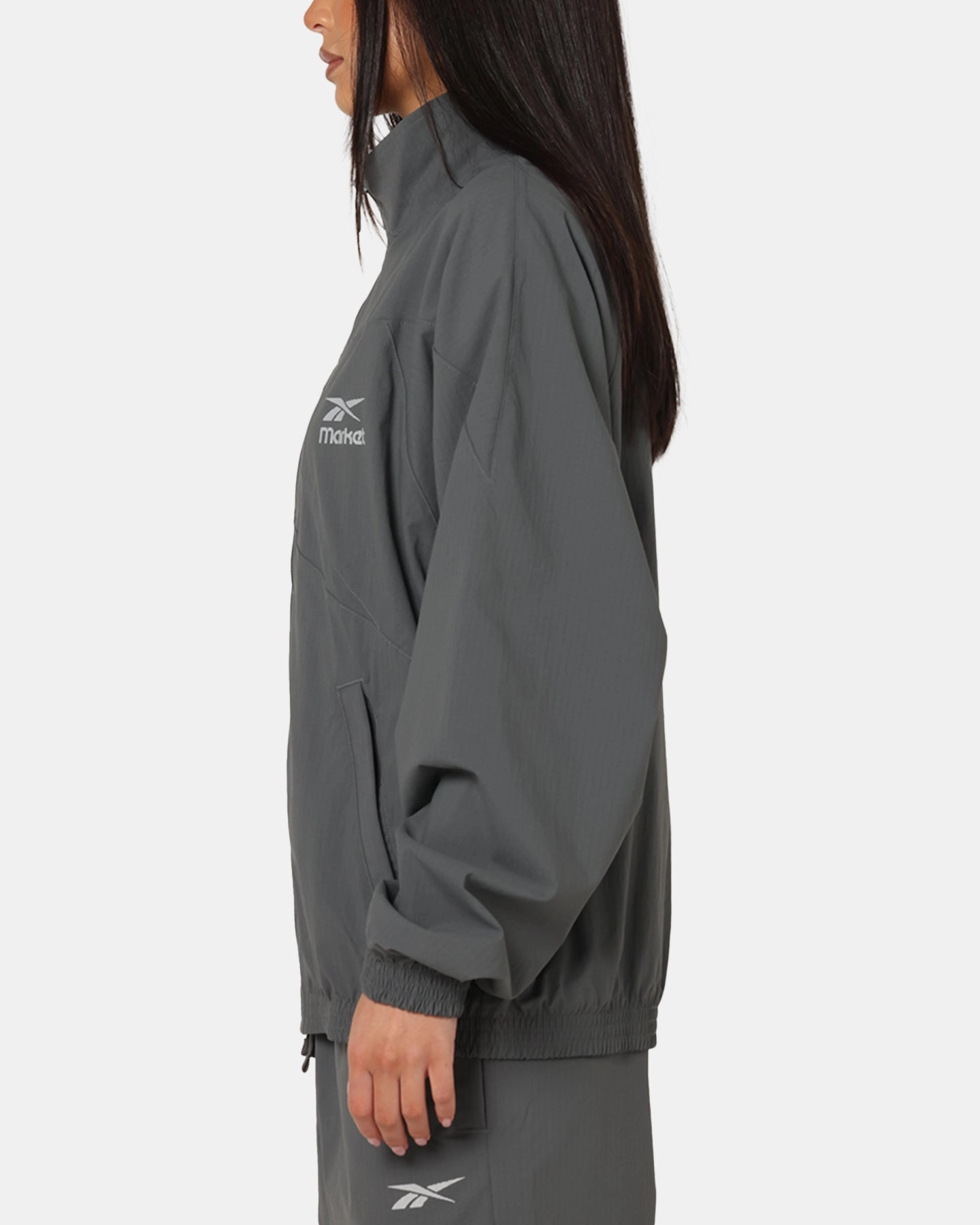 Heat Regulating Technology Smooth Gliding Liners Reebok X Market Vector Jacket Grey/Silver