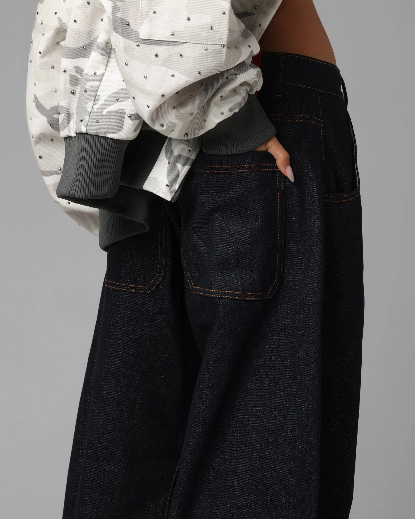 Universal Fit Design Core Look Loiter F-16 Balloon Jeans Indigo