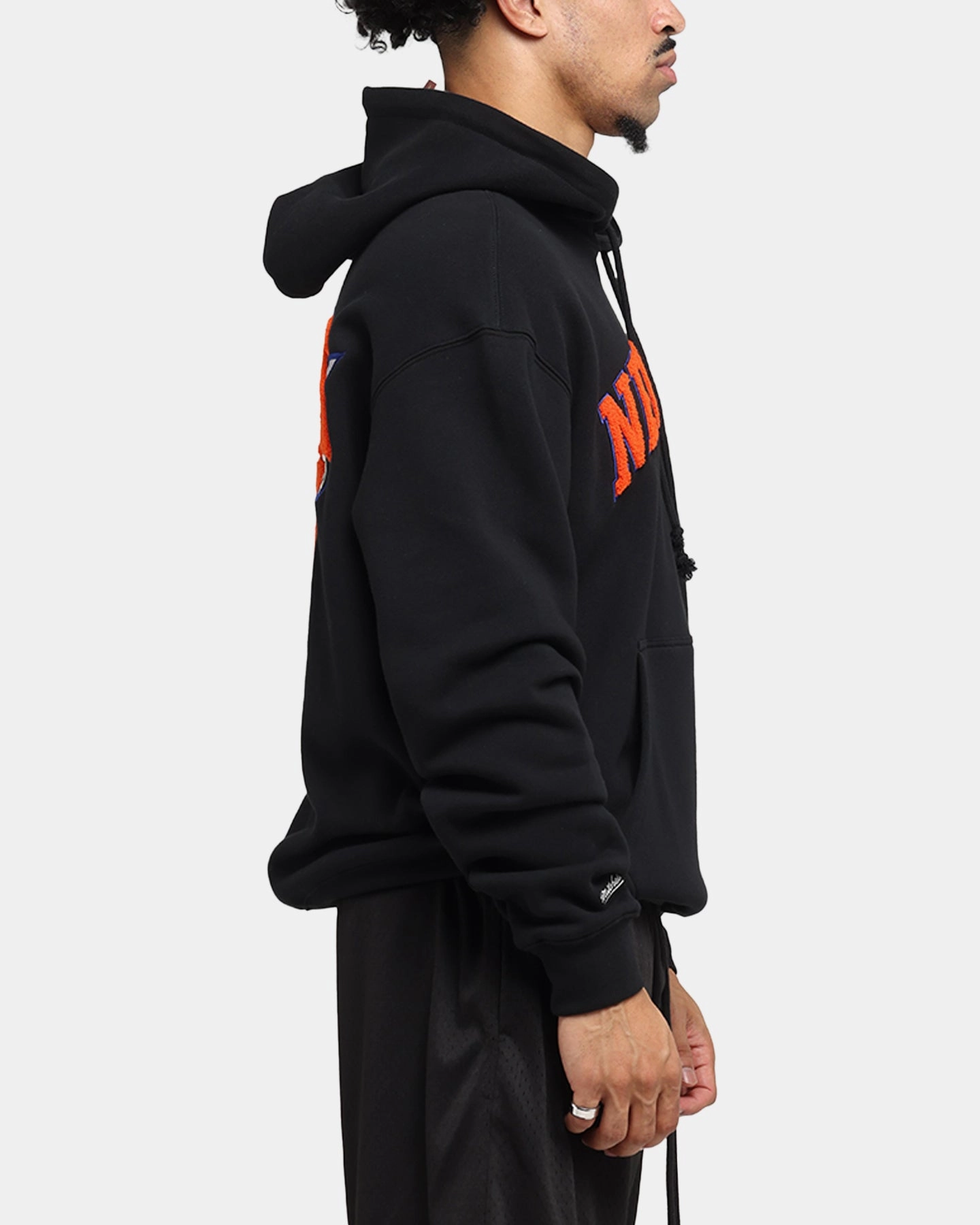 Mitchell & Ness New York Knicks Big Apple Hoodie Black Beaded embellishments