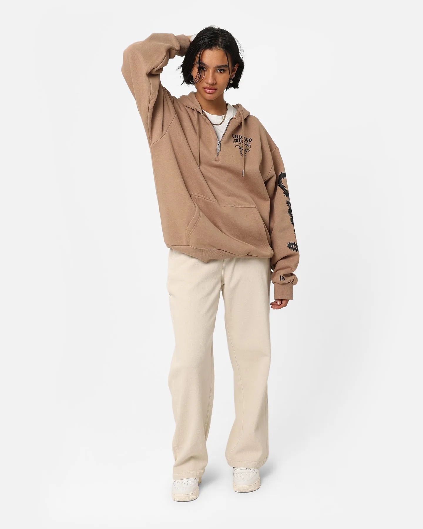 Abrasion resistant New Era Chicago Bulls Sleeve Script Hoodie Khaki/Black