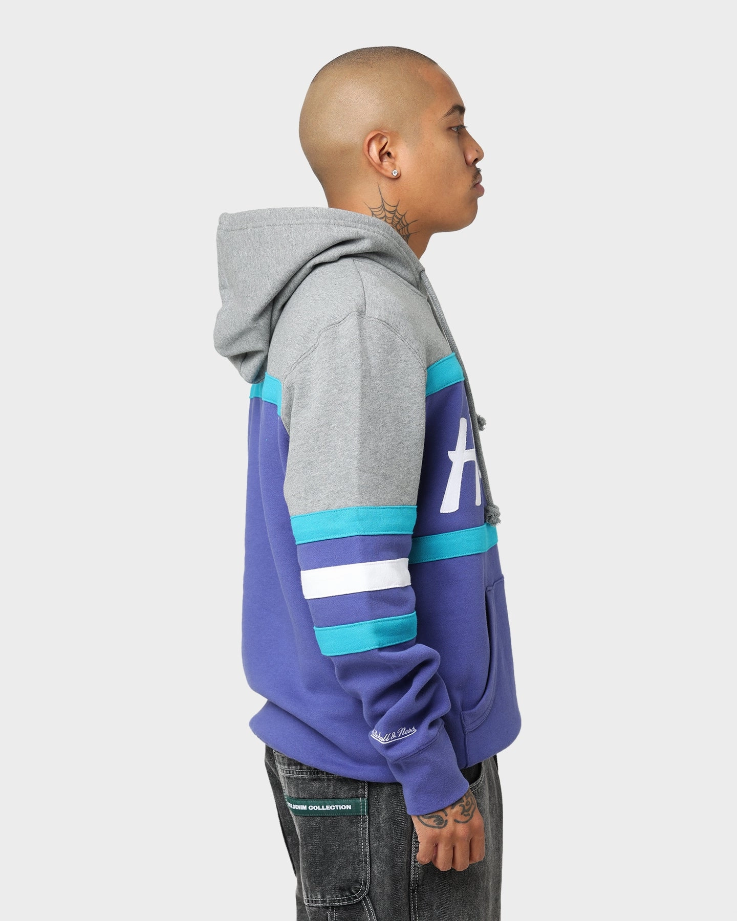 Mitchell & Ness Charlotte Hornets Head Coach Hoodie Royal Layered Collar Design
