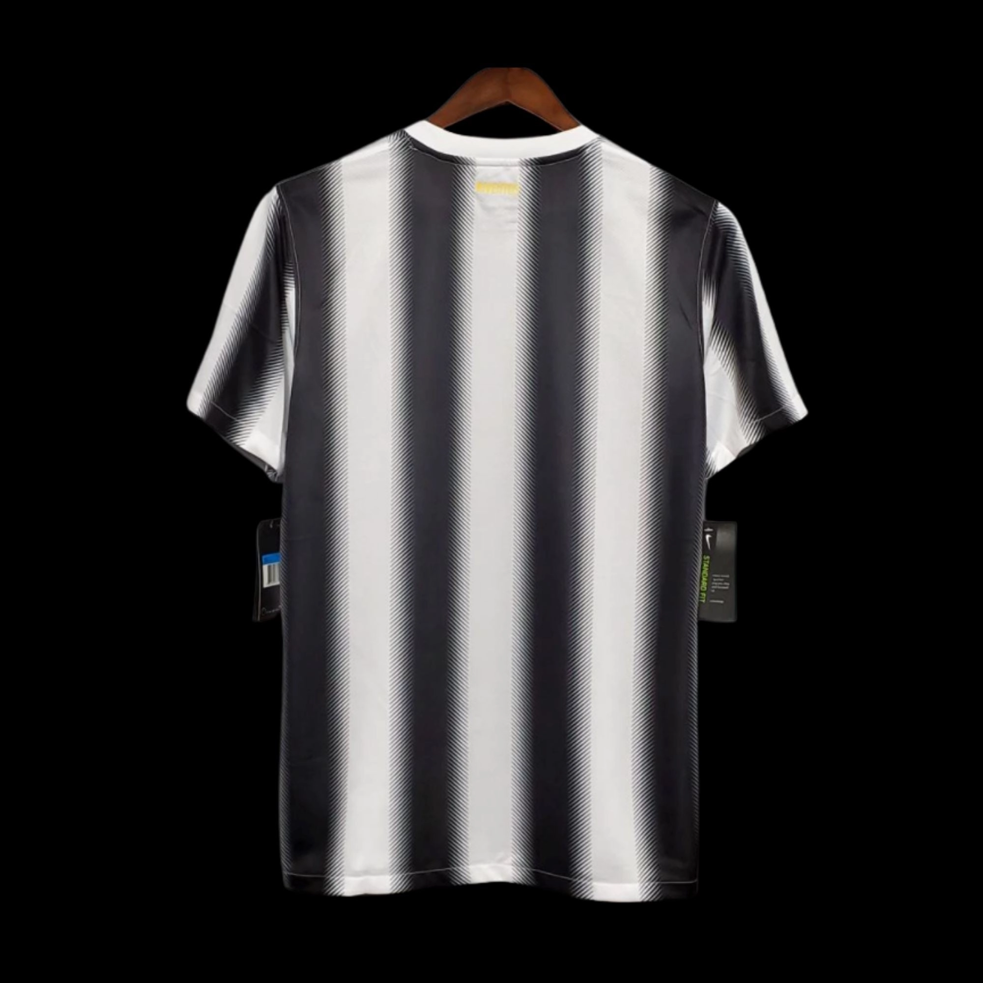 Non Restrictive Design 2011/12 Juventus Home Jersey