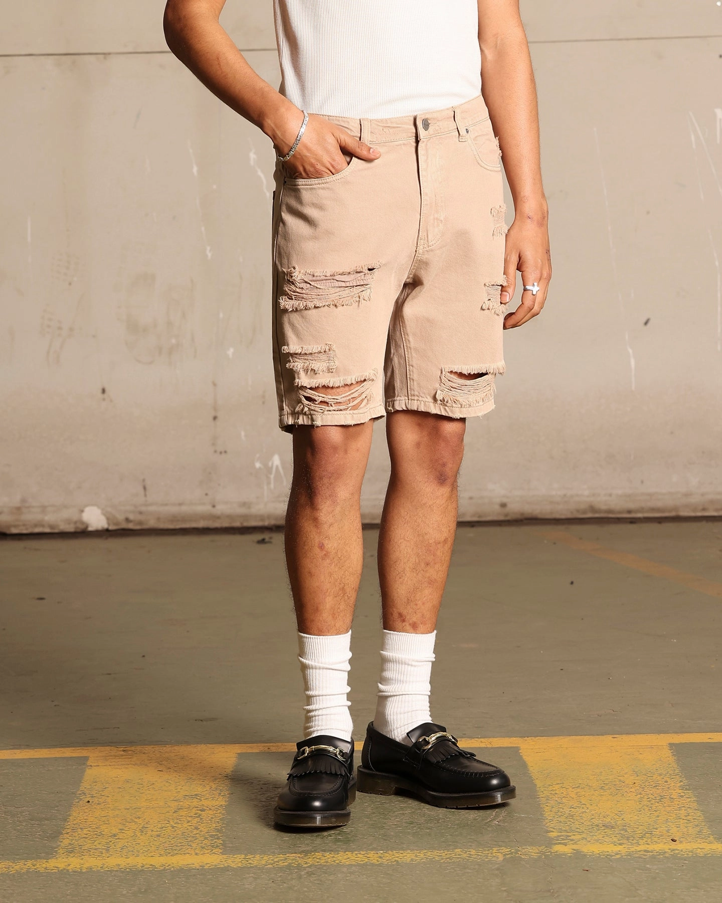 Saint Morta Destroyer Distressed Shorts Bone windproof