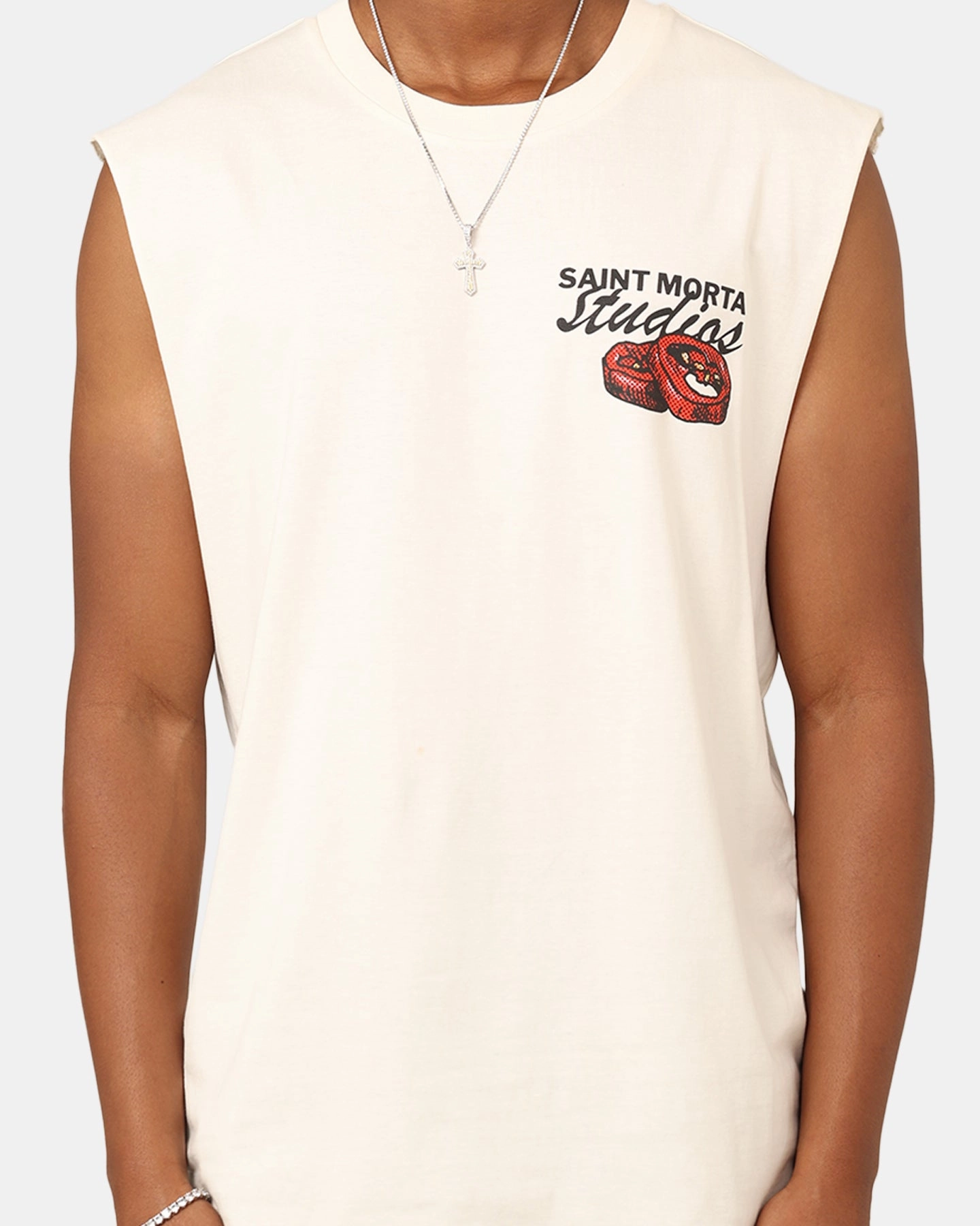 RelaxedFit Comfort and Ease Saint Morta Chilli Fusion Muscle T-Shirt Off White