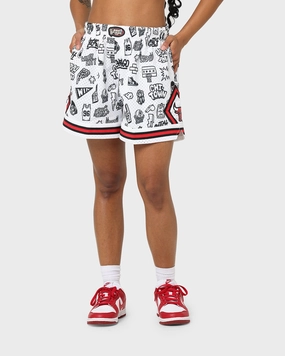 NonIrritatingTags easy-care item Mitchell & Ness Women's Chicago Bulls Doodle Shorts White