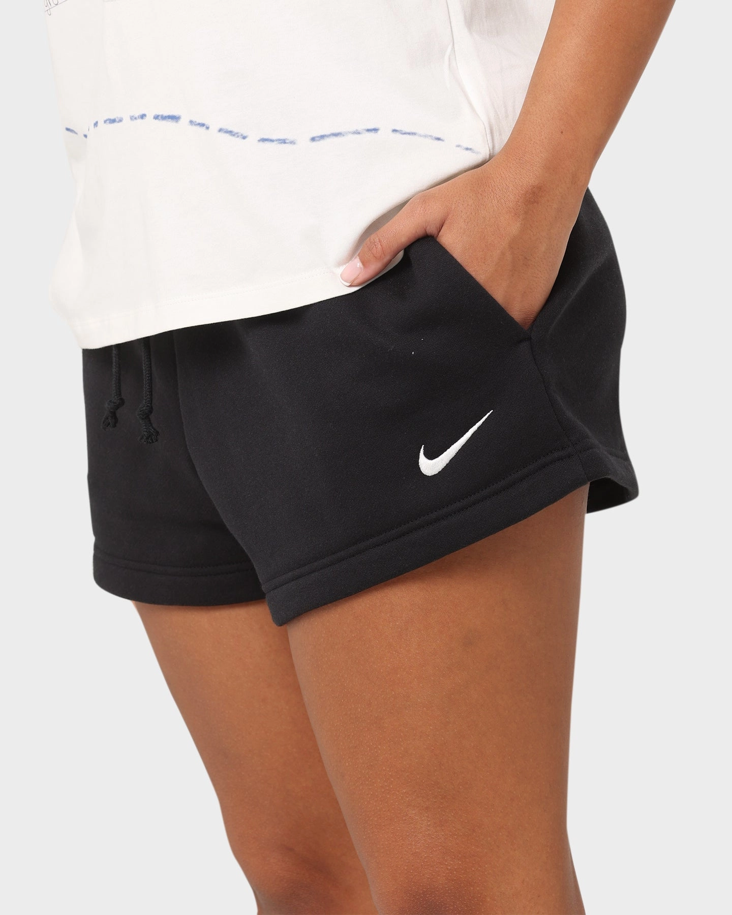 Everyday Ready Stay Fresh Nike Women's Nike Sportswear Style Fleece High-Waisted Shorts Black/Sail
