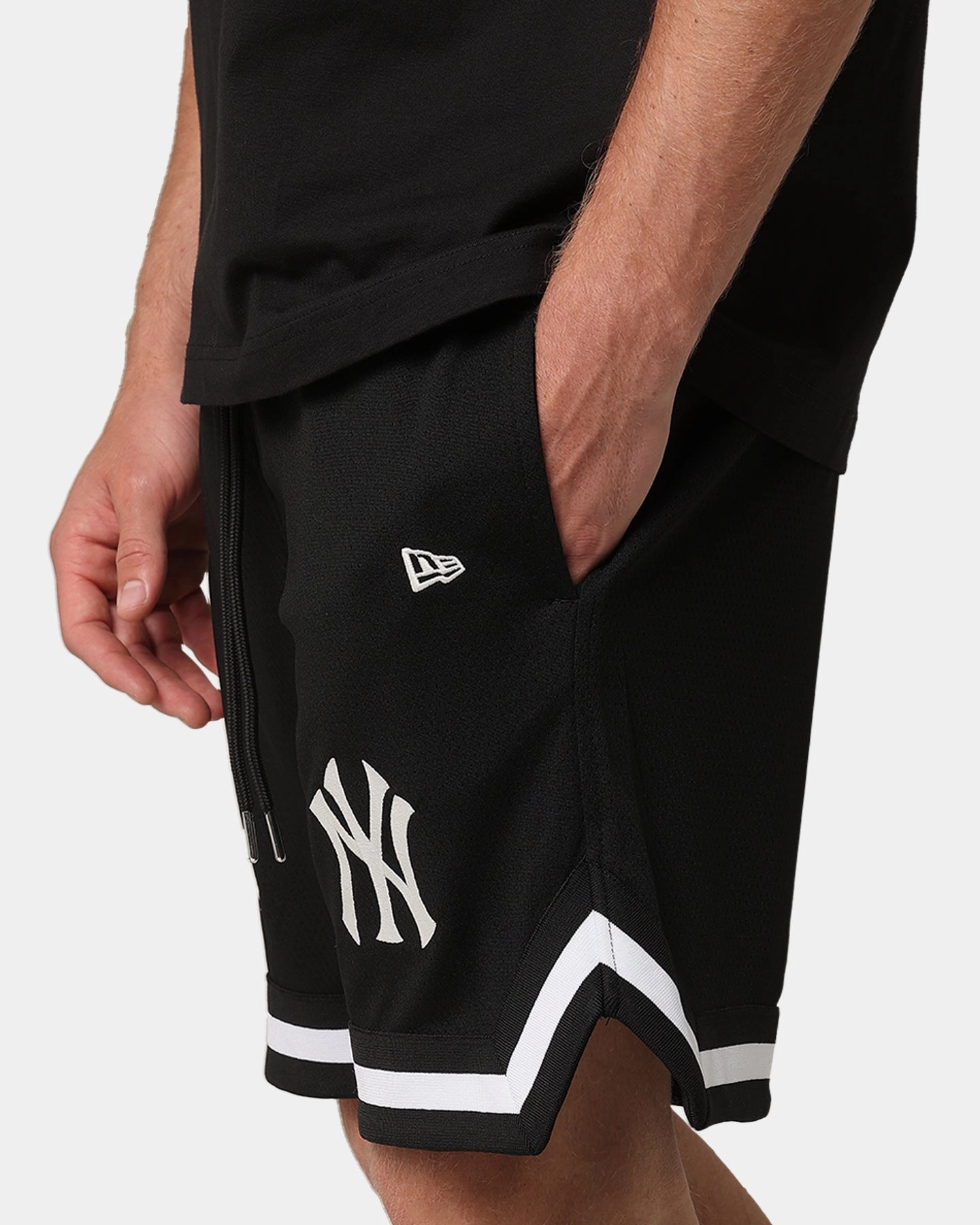 Basketball shorts outdoor concert style New Era New York Yankees Mesh Glow Shorts Black