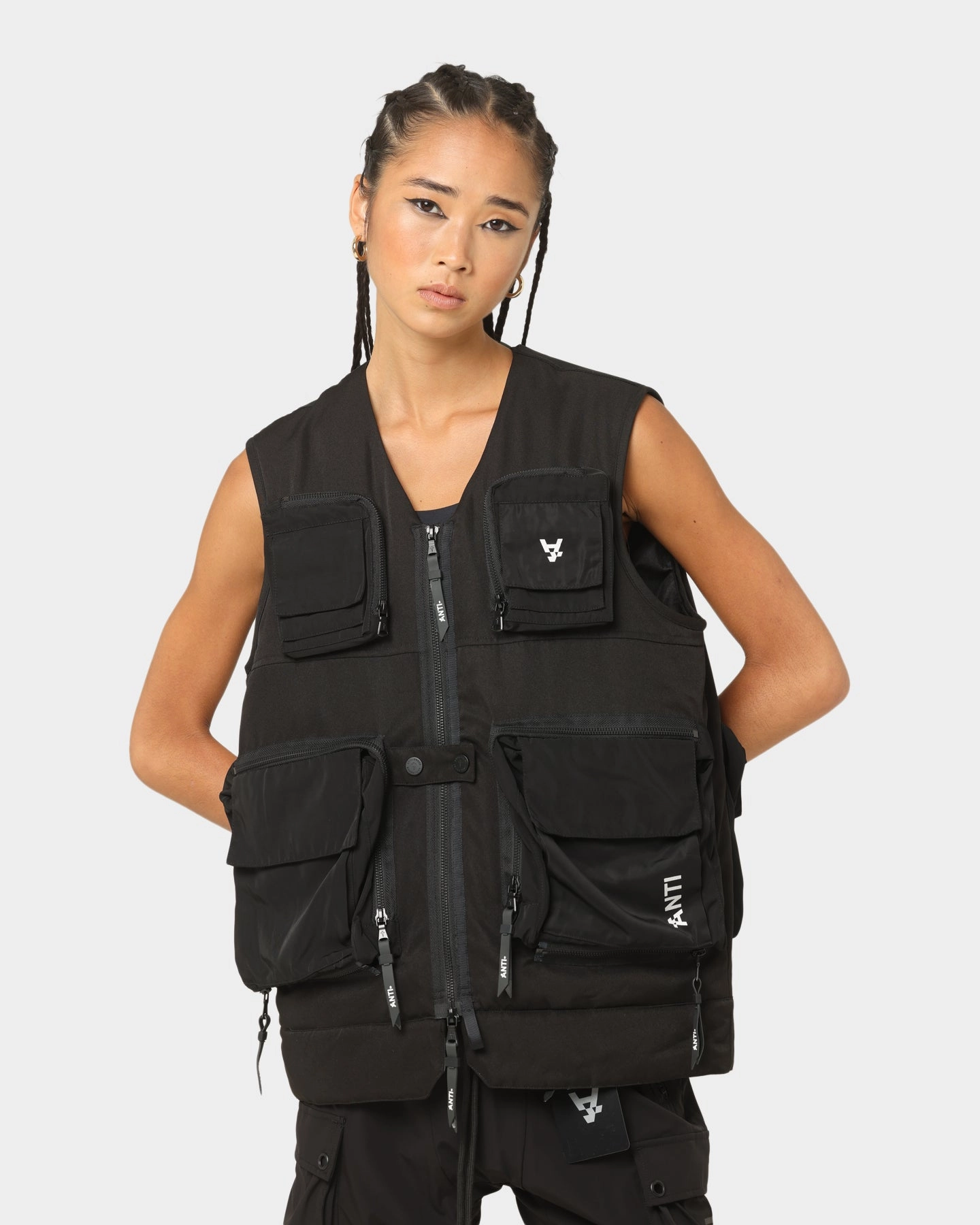 The Anti-Order Non-Military Vest Black/3M practice session spring season